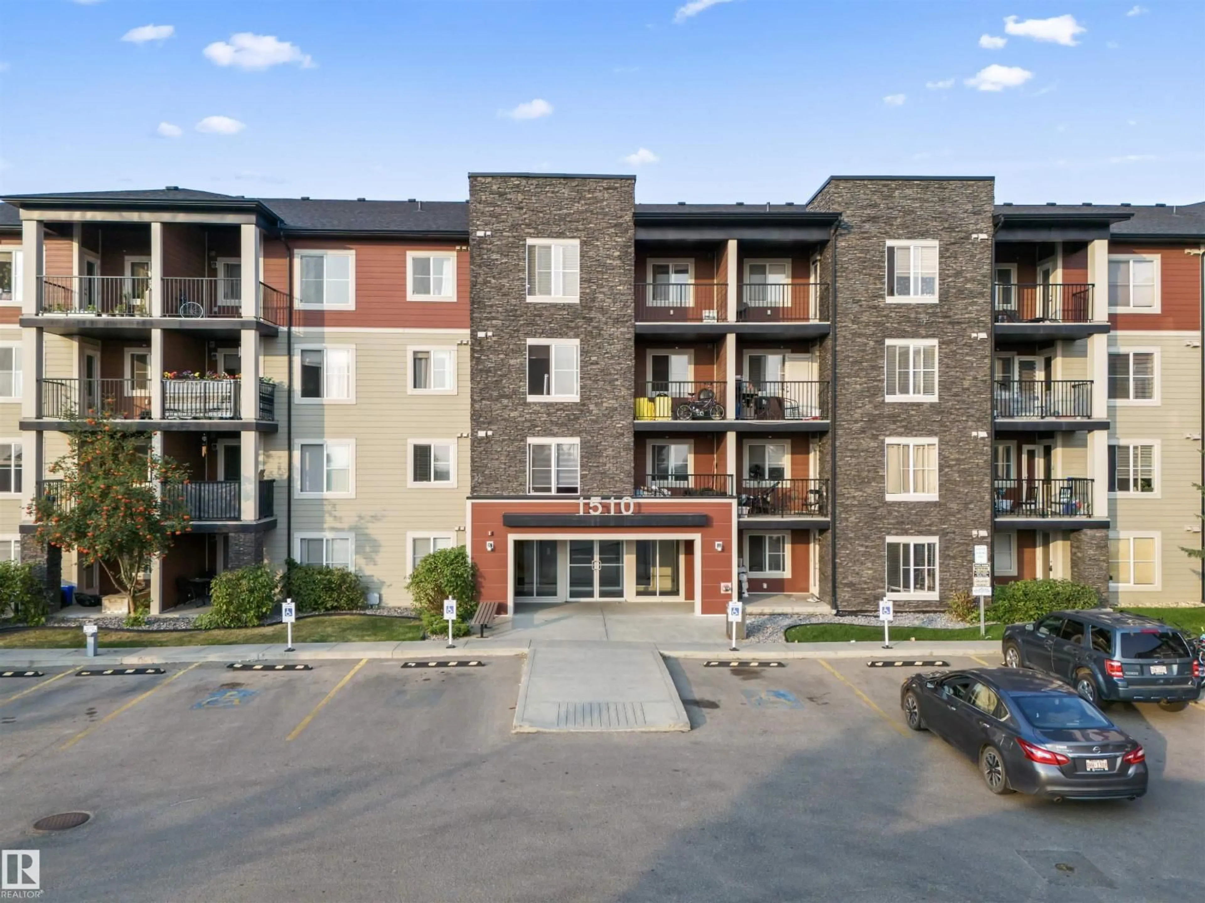 A pic from outside/outdoor area/front of a property/back of a property/a pic from drone, building for 1510 - 226 WATT DR, Edmonton Alberta T6X2E6