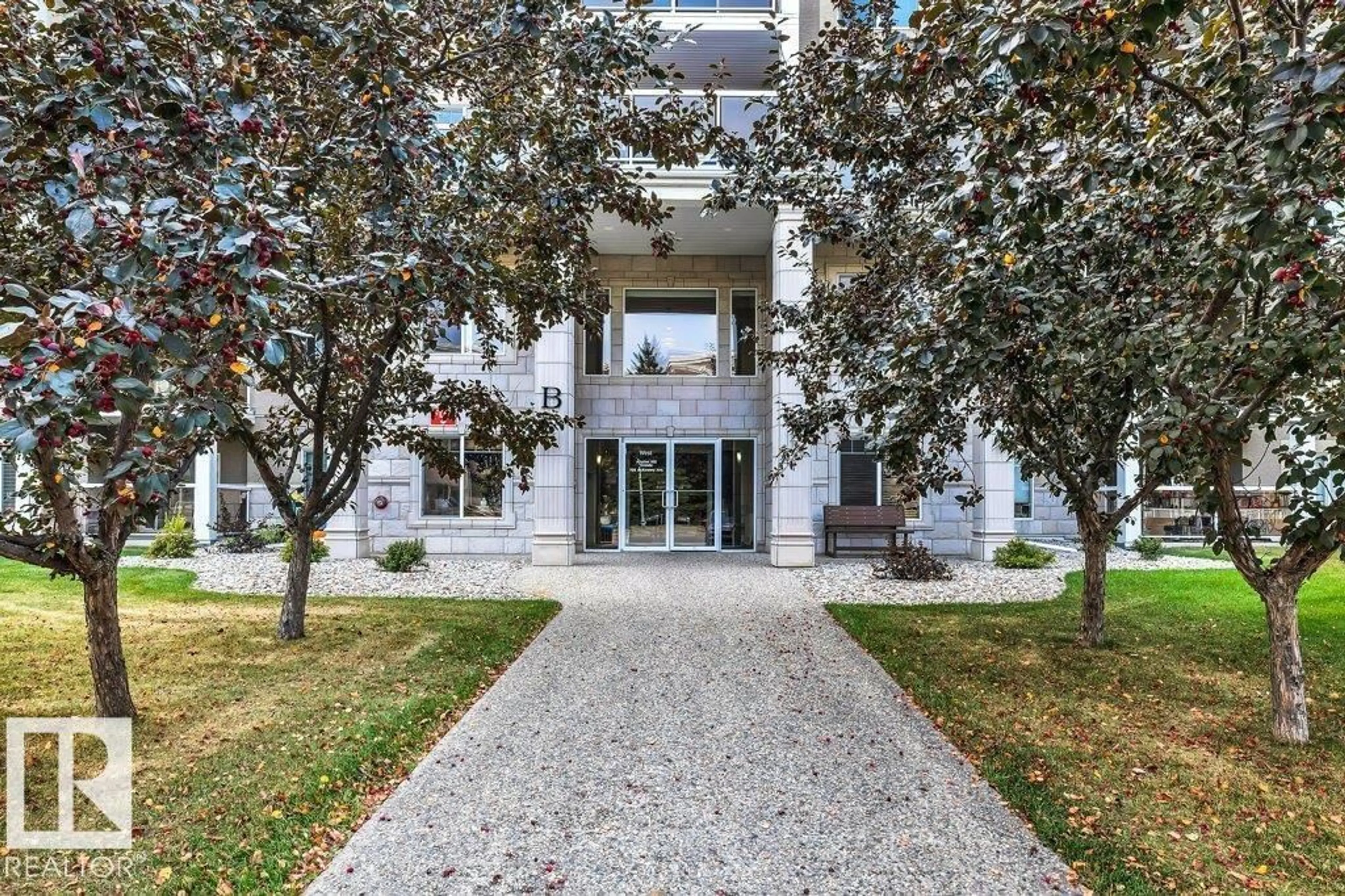 Indoor foyer for 78B - 343 MCKENNEY AV, St. Albert Alberta T8N7K3