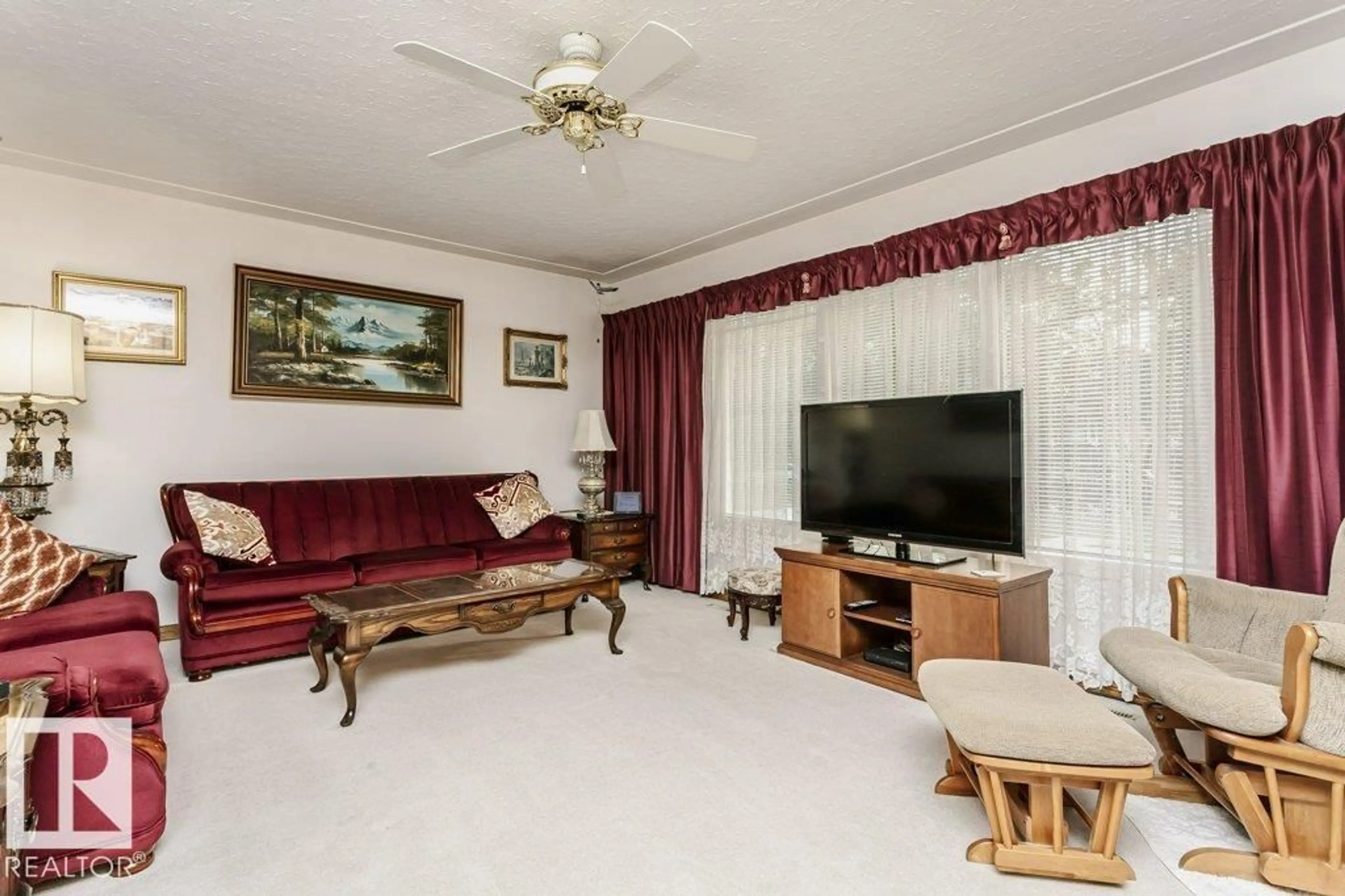 Living room with furniture, unknown for NW - 13114 101 ST, Edmonton Alberta T5E4E9