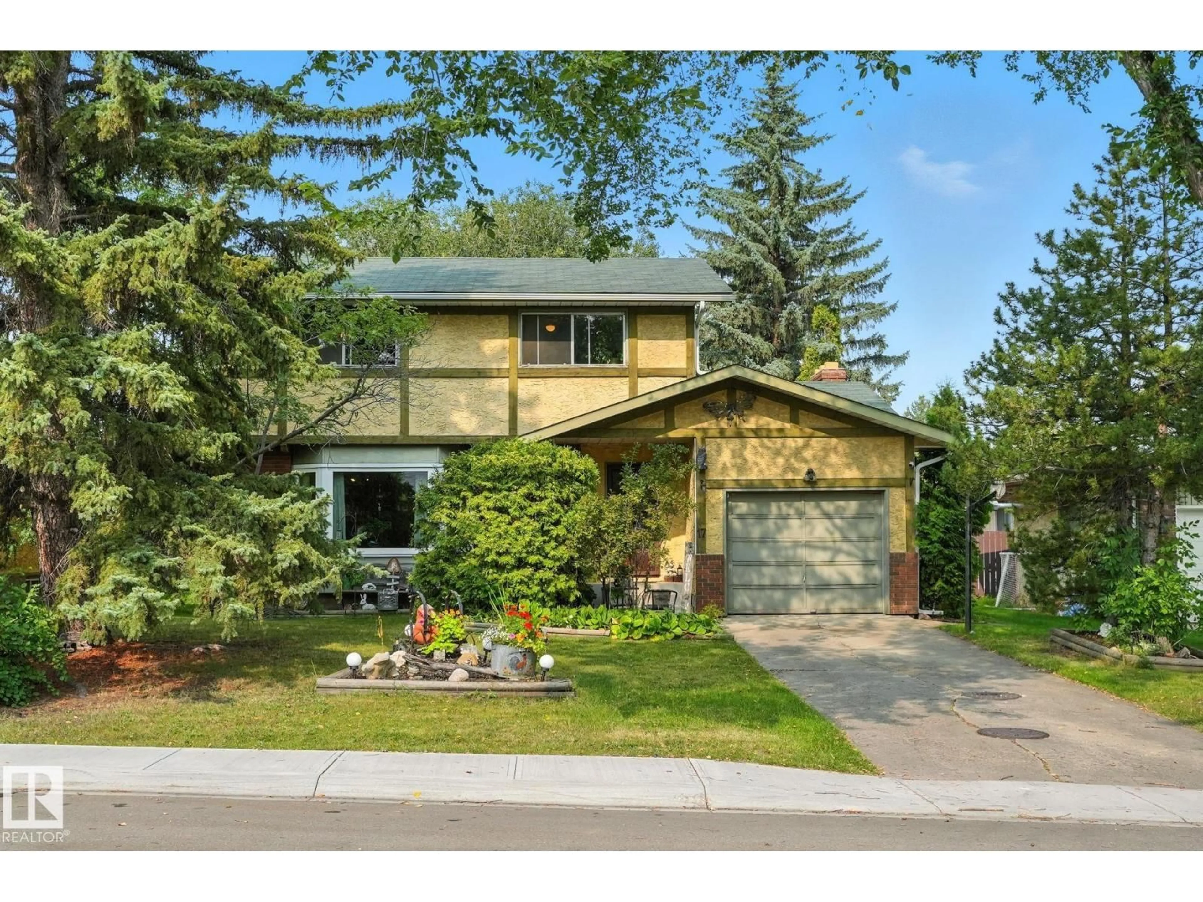 Unknown for 17 MARION DR, Sherwood Park Alberta T8A2G8