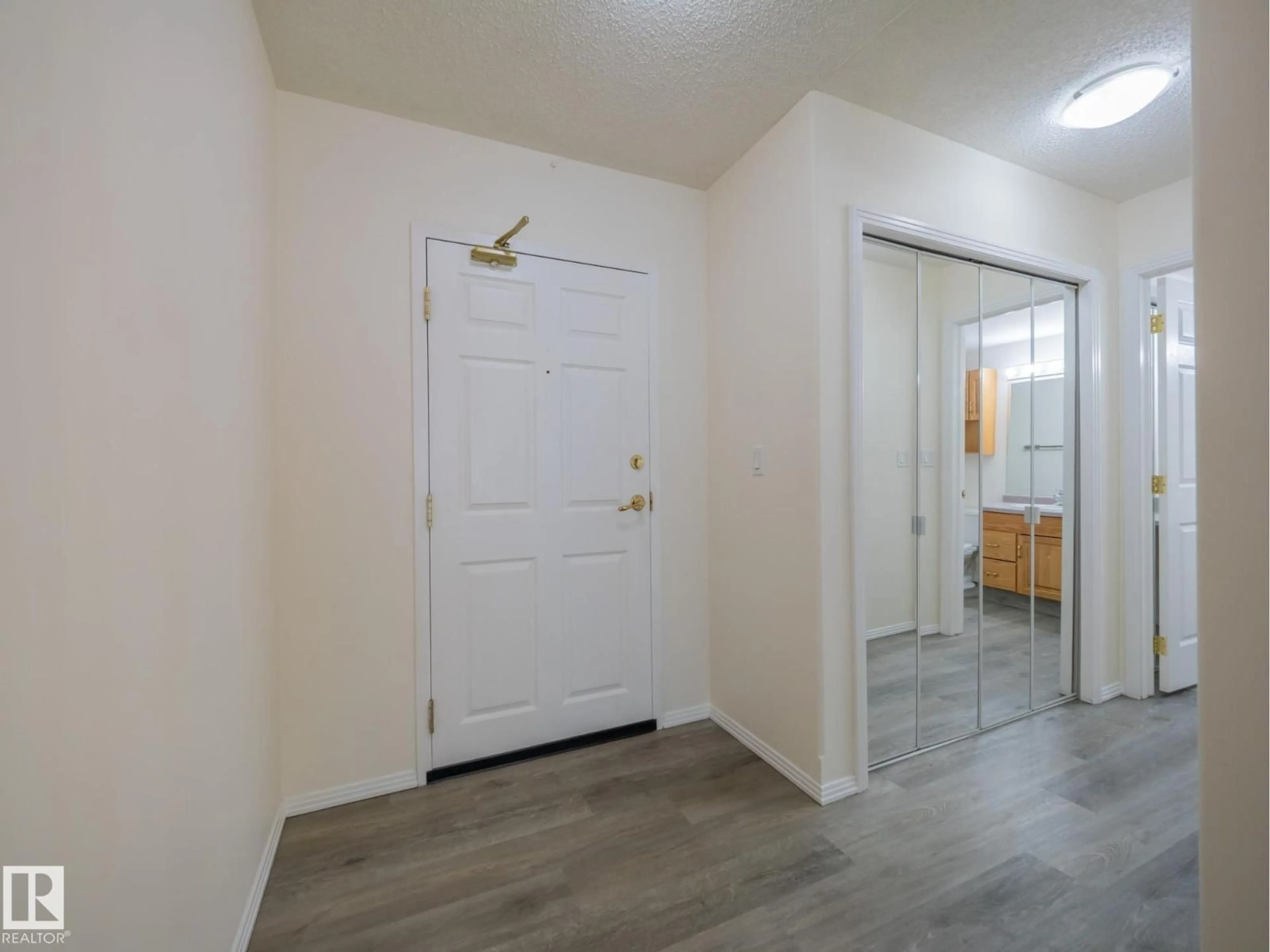 Indoor entryway for #218 - 9730 174 ST, Edmonton Alberta T5T6J4
