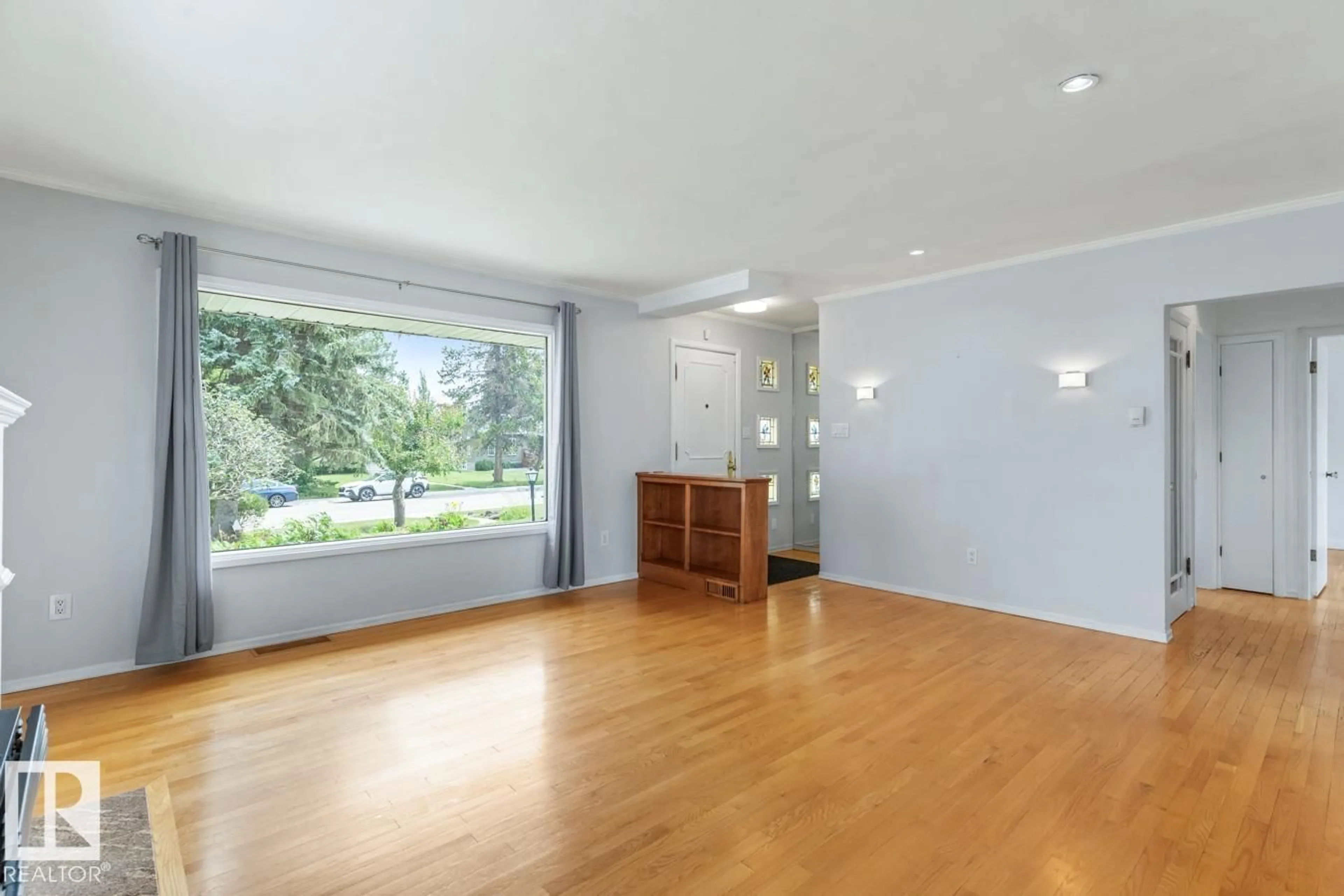 A pic of a room for NW - 10926 117 ST, Edmonton Alberta T5H3N6