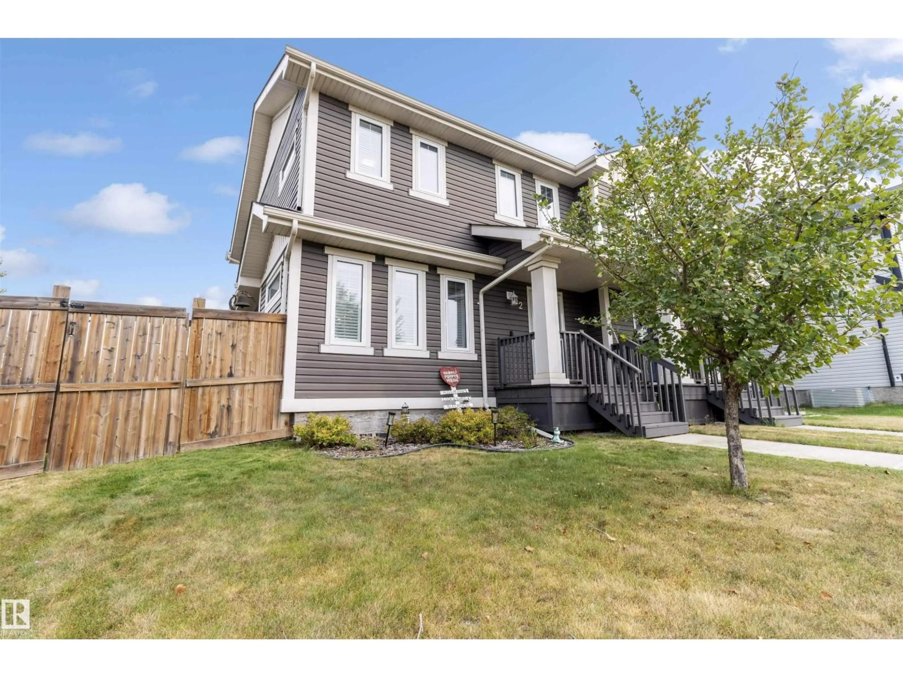 Home with vinyl exterior material, street for 2 ABBEY RD, Sherwood Park Alberta T8H0V6