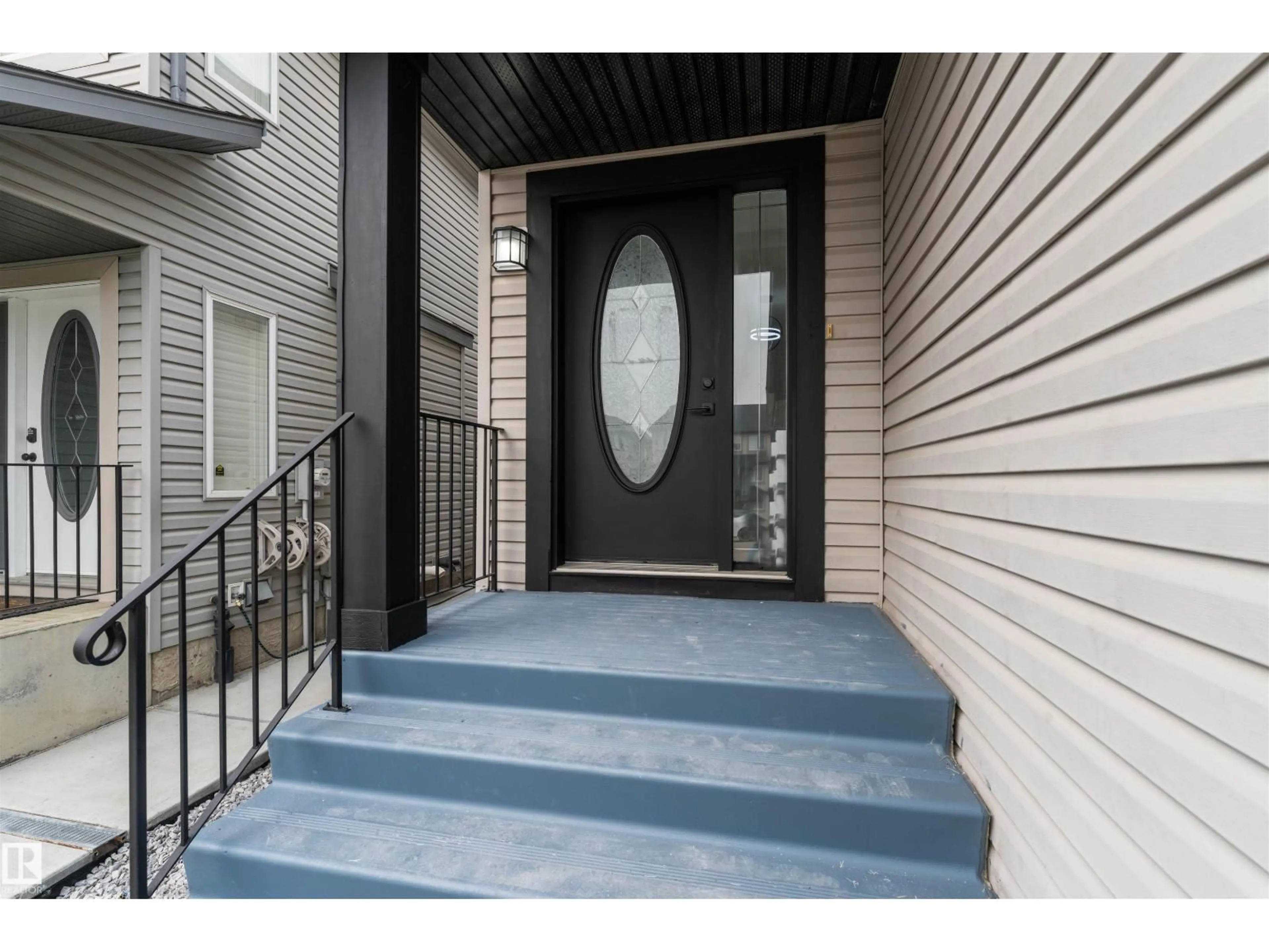 Indoor entryway for 4110 157A AV, Edmonton Alberta T5Y0A4