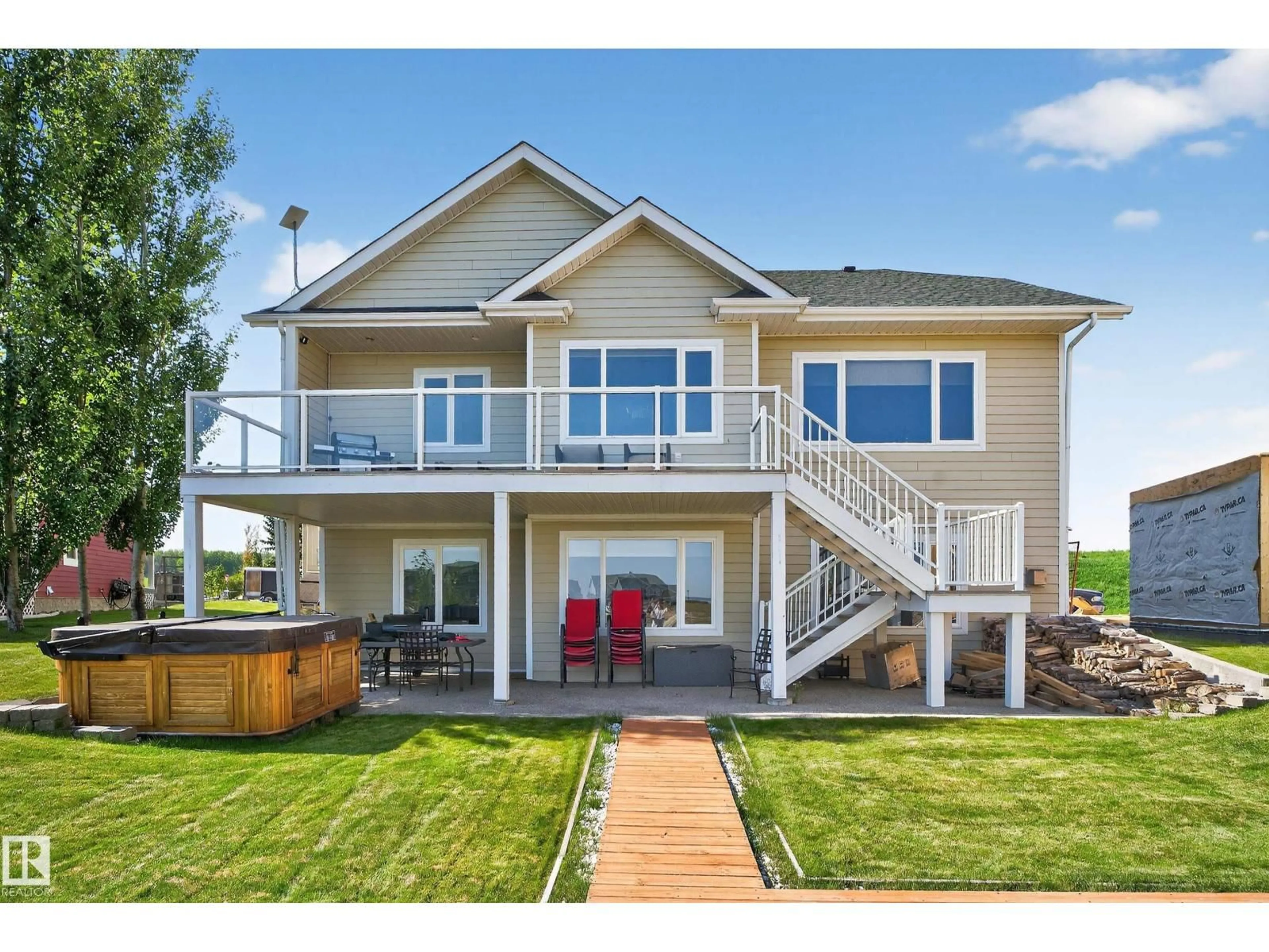 Home with vinyl exterior material, water/lake/river/ocean view for HB - 32 SUNSET, Rural Wetaskiwin County Alberta T0C2V0