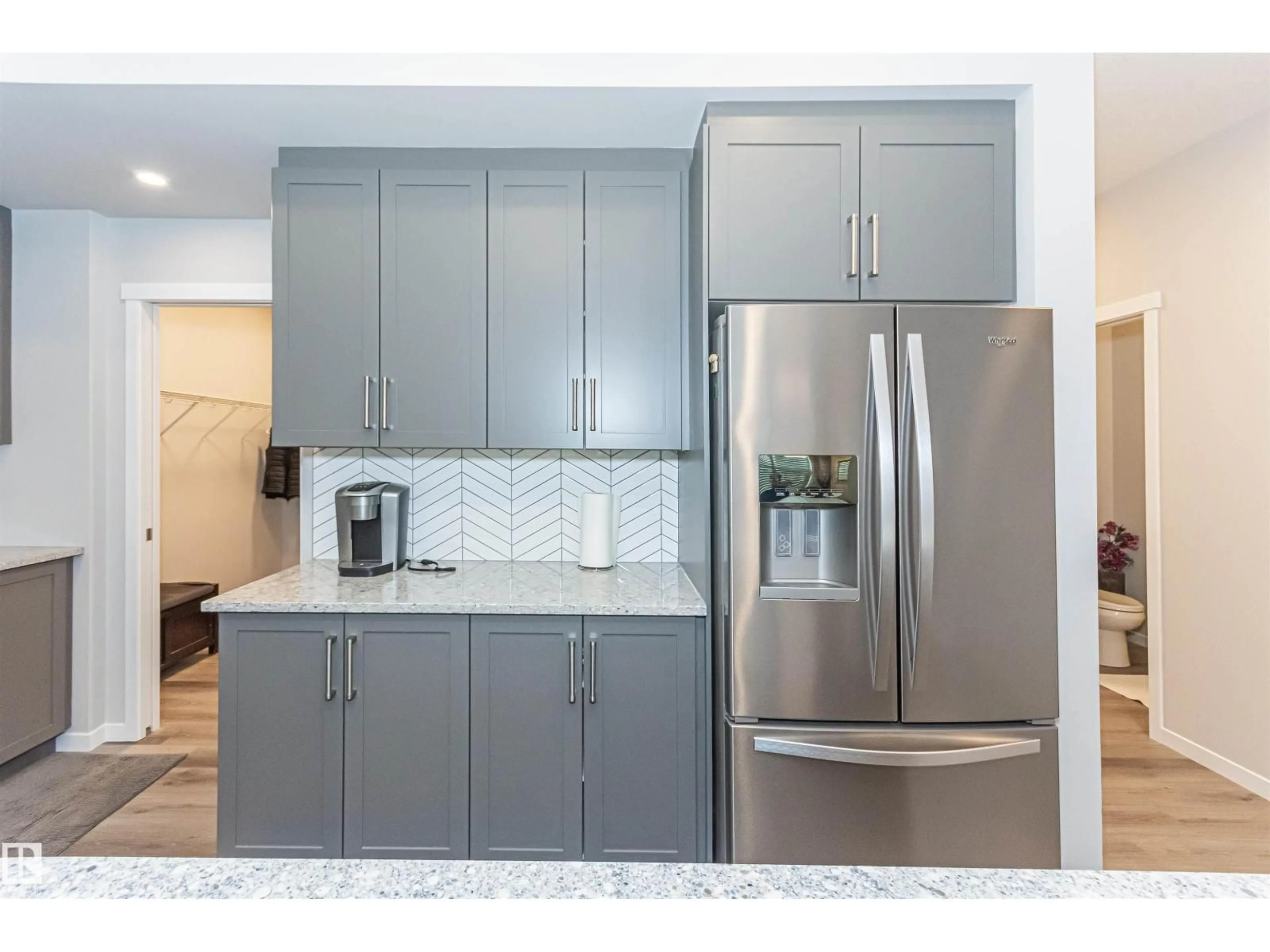 Contemporary kitchen, unknown for 1395 SECORD LANDING LD, Edmonton Alberta T5T7A7