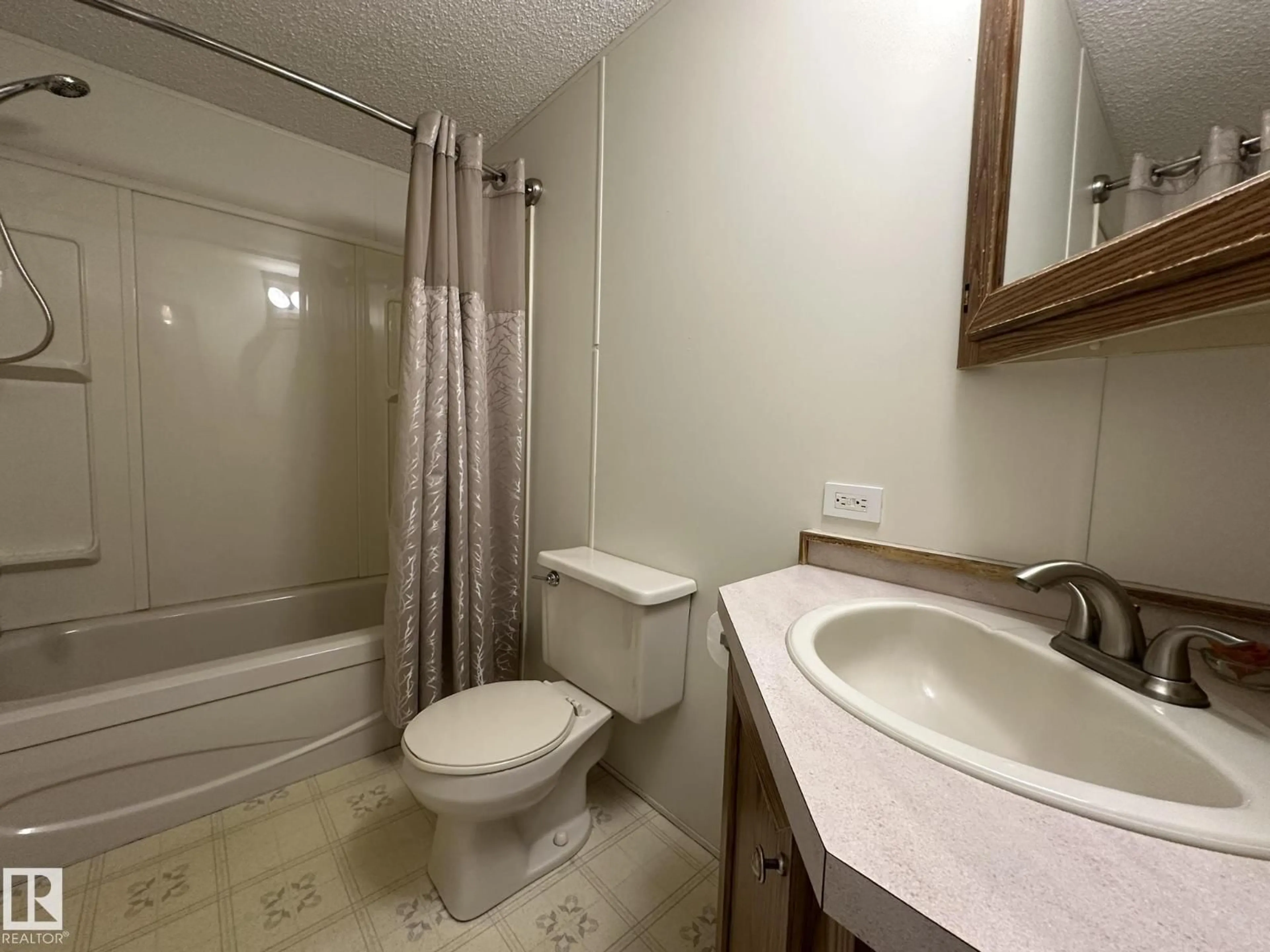 Standard bathroom, unknown for 59413 RANGE 163 RD, Rural Smoky Lake County Alberta T0A3C0