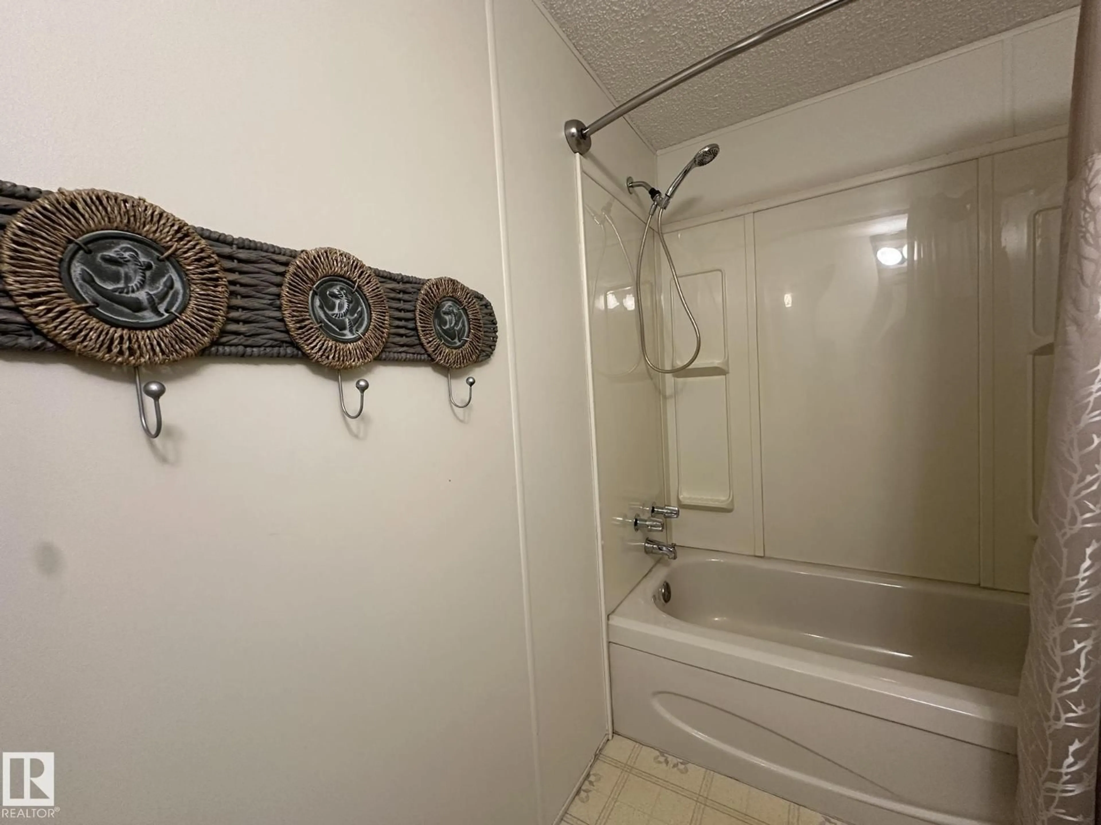 Standard bathroom, unknown for 59413 RANGE 163 RD, Rural Smoky Lake County Alberta T0A3C0