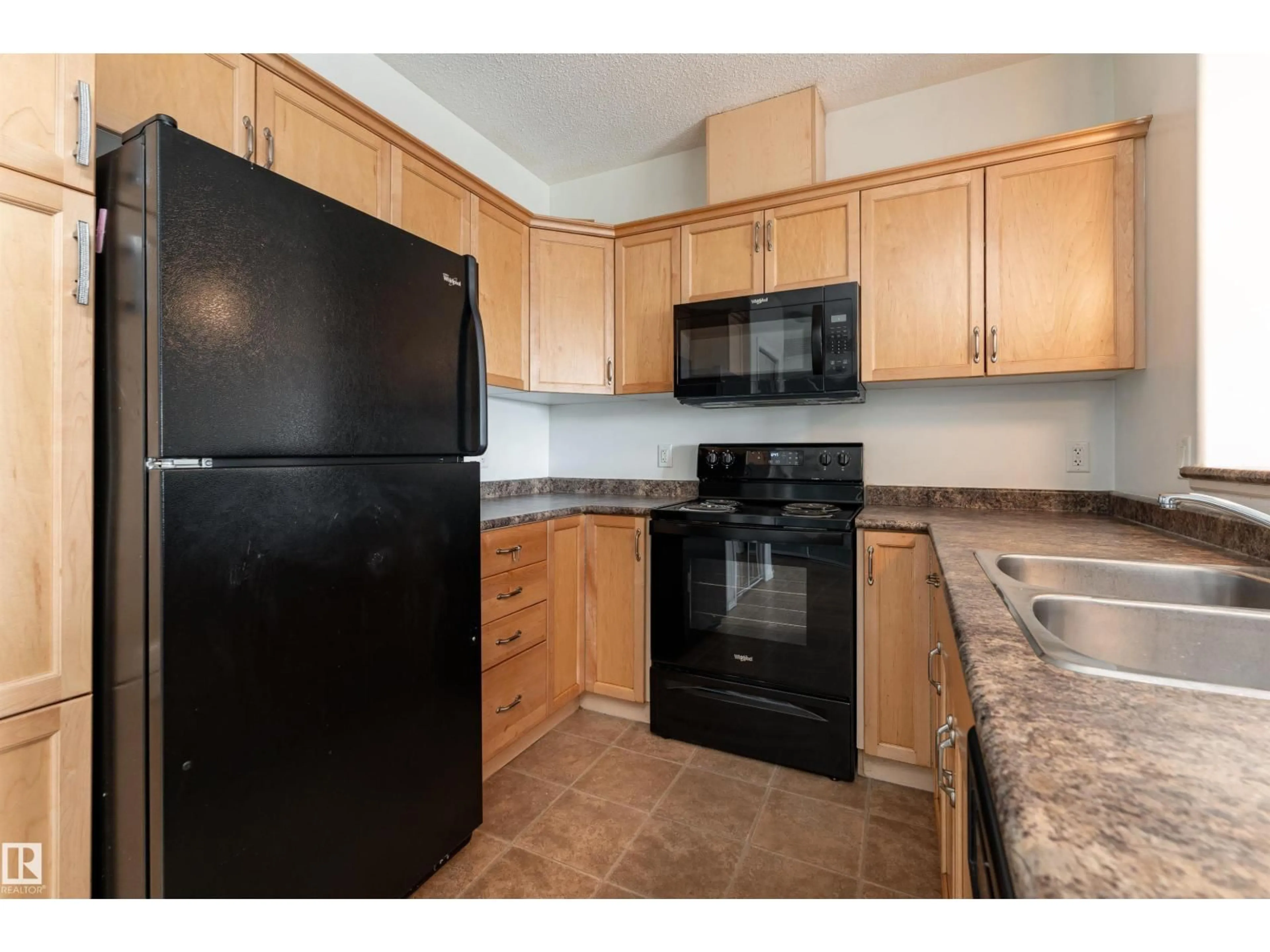 Standard kitchen, unknown for 439 - 7825 71 ST, Edmonton Alberta T6B3N9