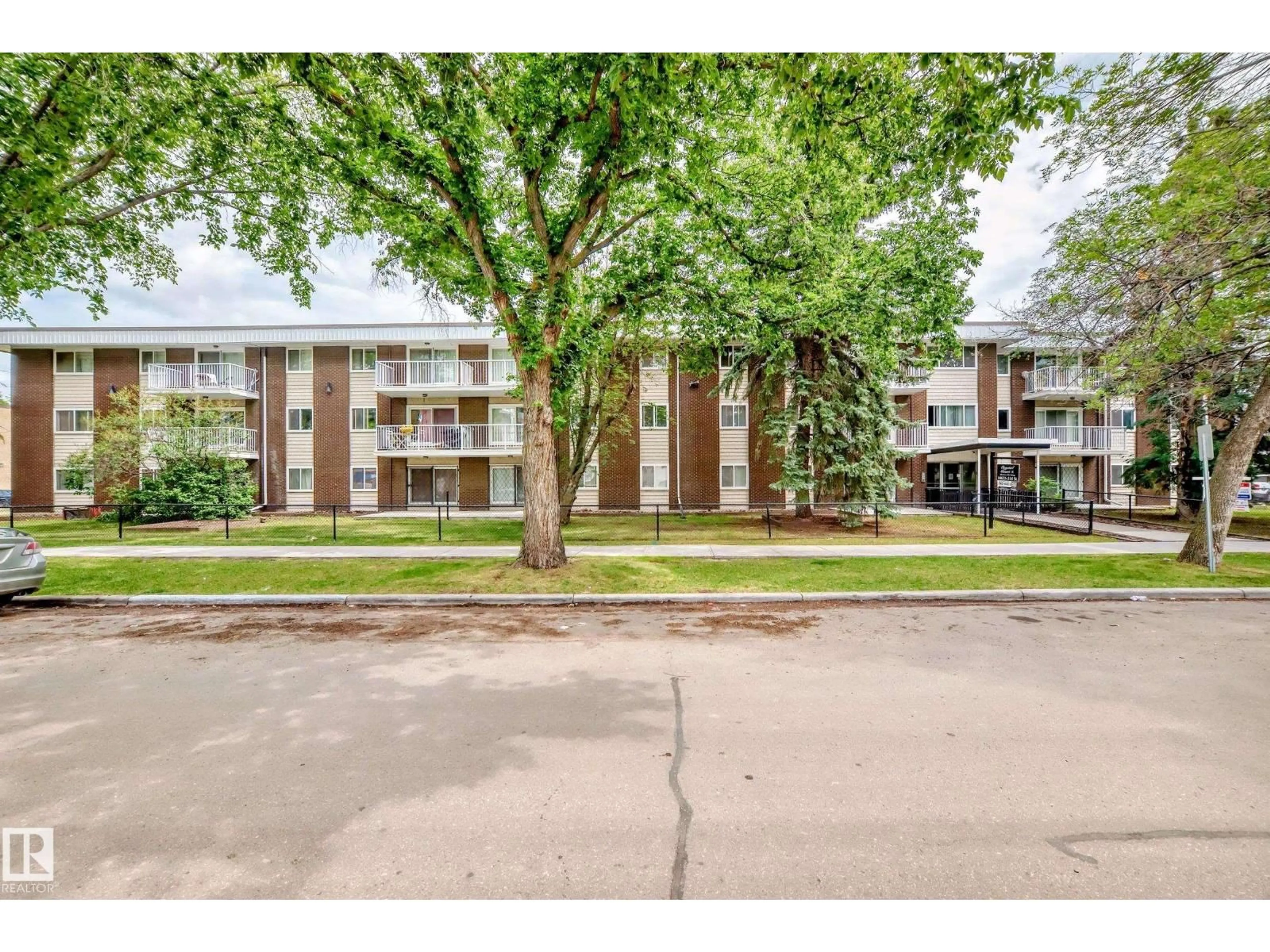Unknown for #111 - 10835 114 ST NW, Edmonton Alberta T5H3K3