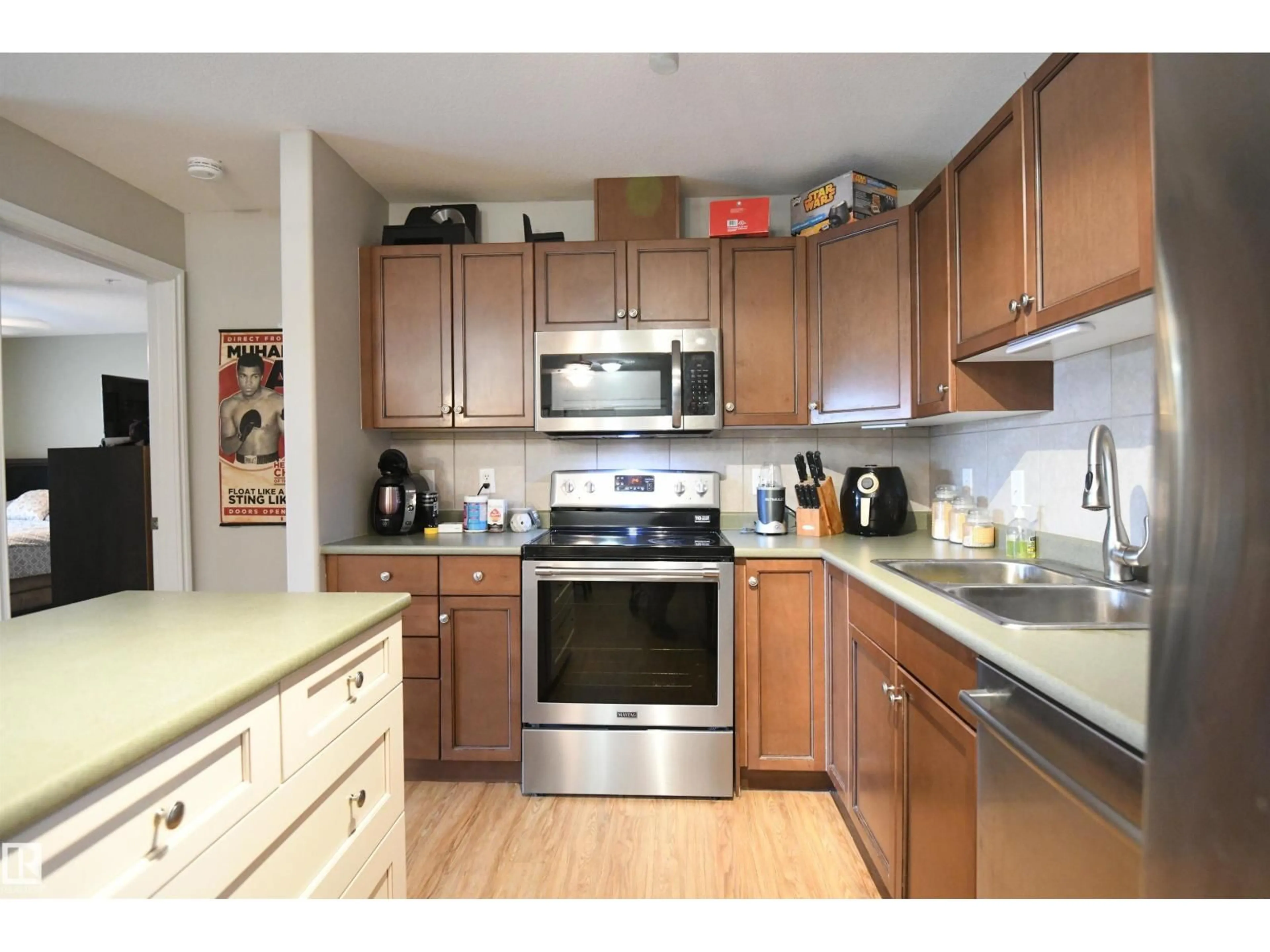 Standard kitchen, unknown for 50 - 130 WOODSMERE, Fort Saskatchewan Alberta T8L4N9