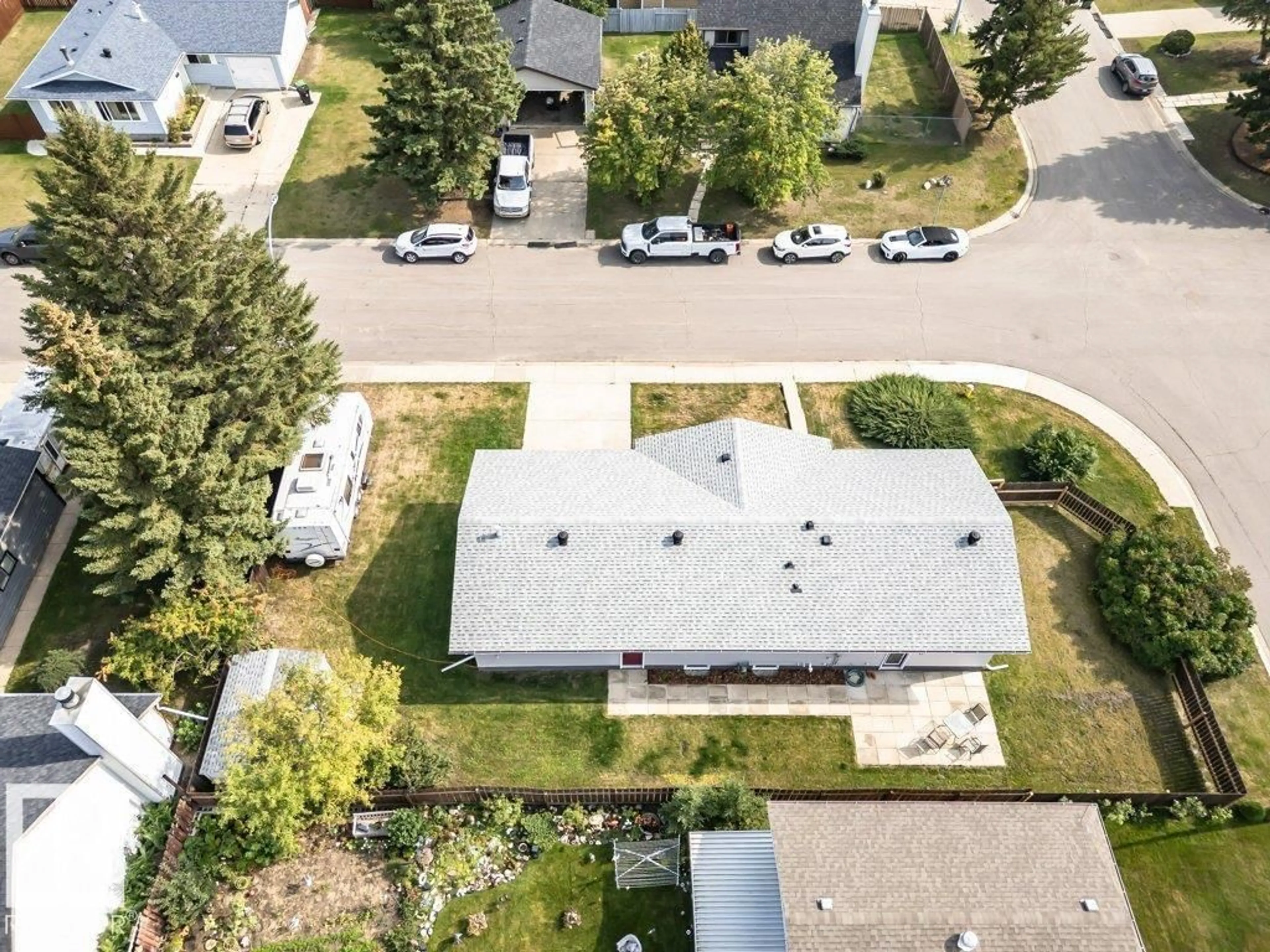 A pic from outside/outdoor area/front of a property/back of a property/a pic from drone, street for 8518 98 AV, Fort Saskatchewan Alberta T8L3A3