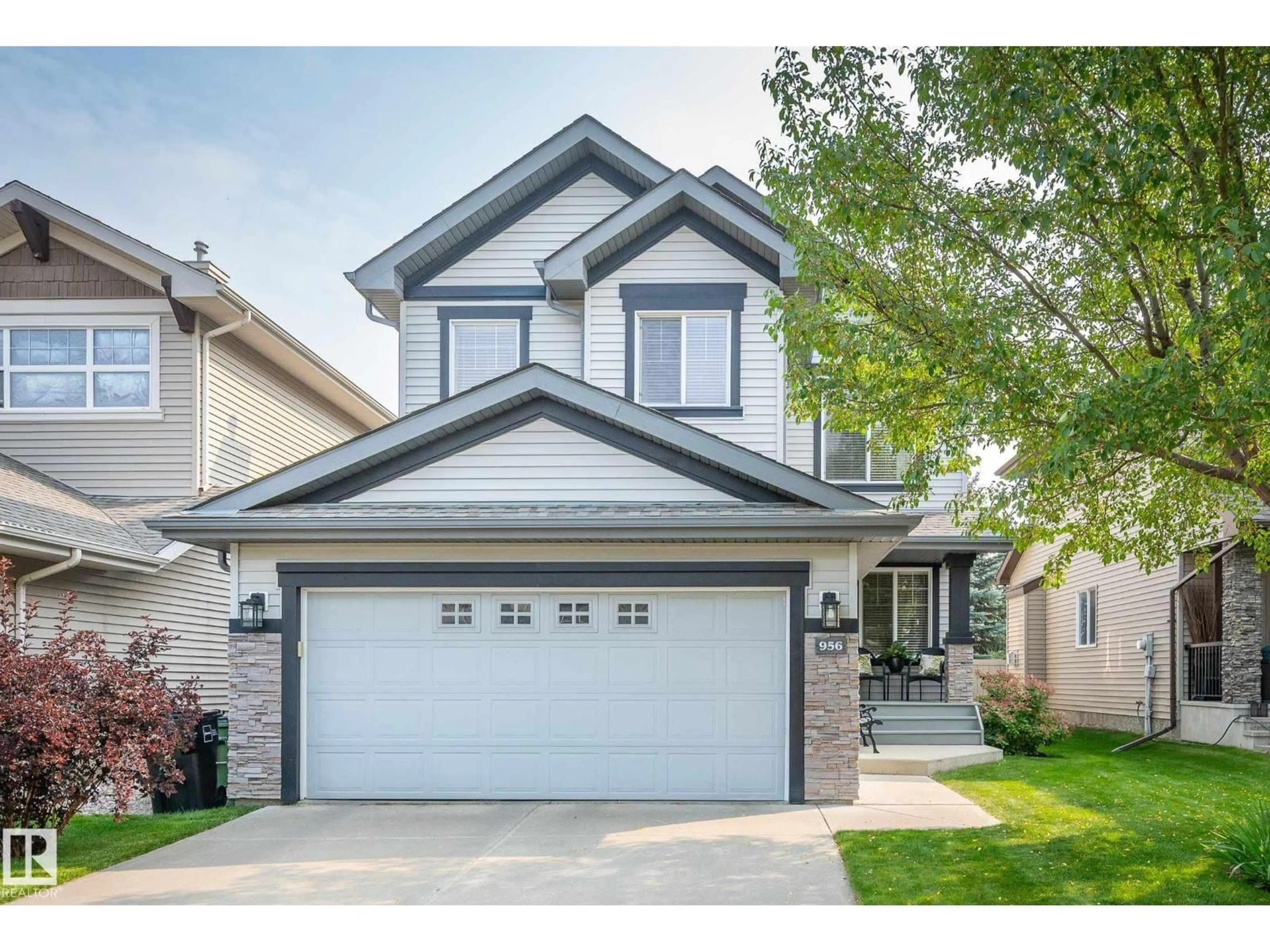 Home with vinyl exterior material, street for 956 CHAHLEY CR, Edmonton Alberta T6M0C8
