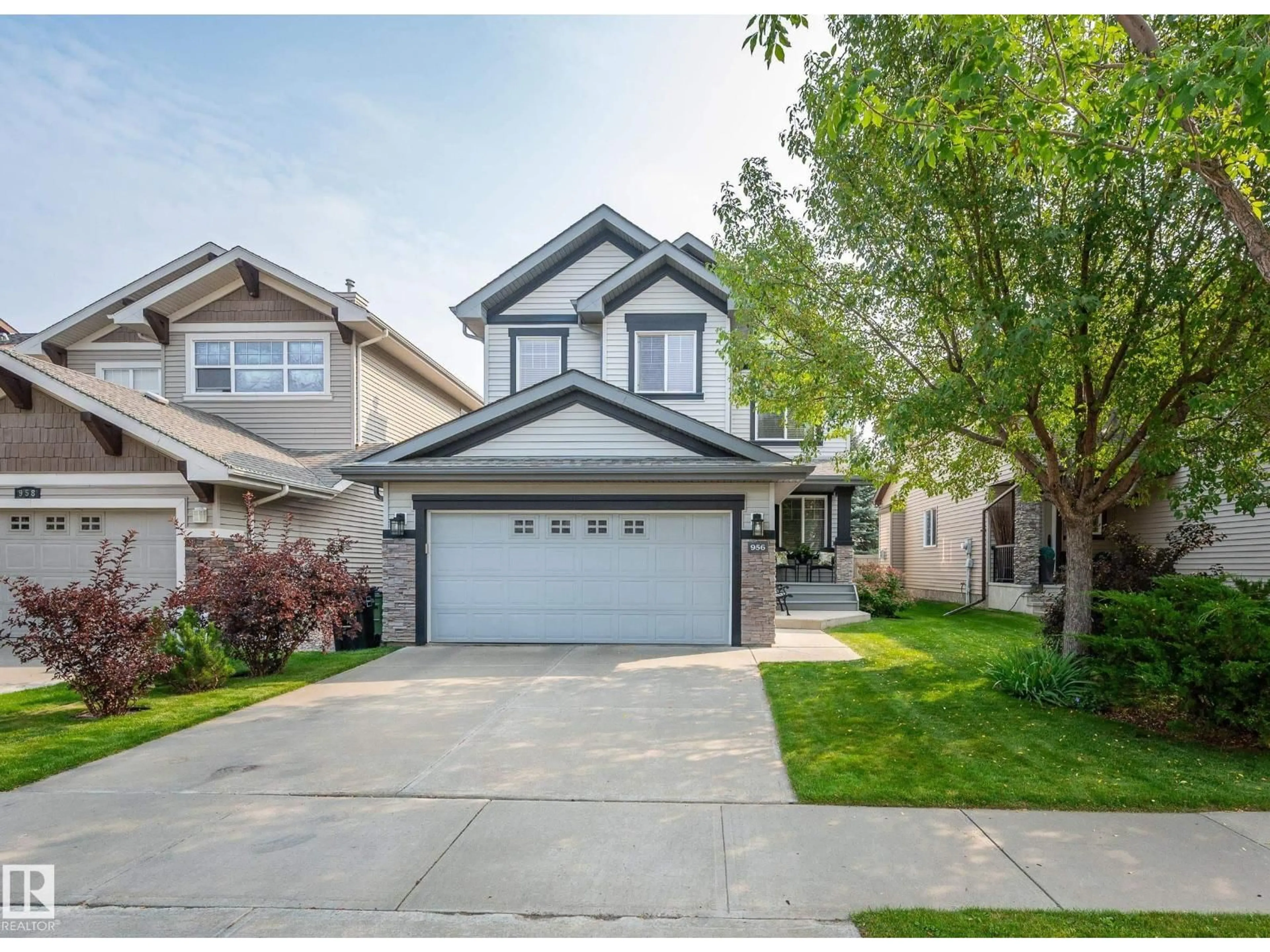 Home with vinyl exterior material, street for 956 CHAHLEY CR, Edmonton Alberta T6M0C8