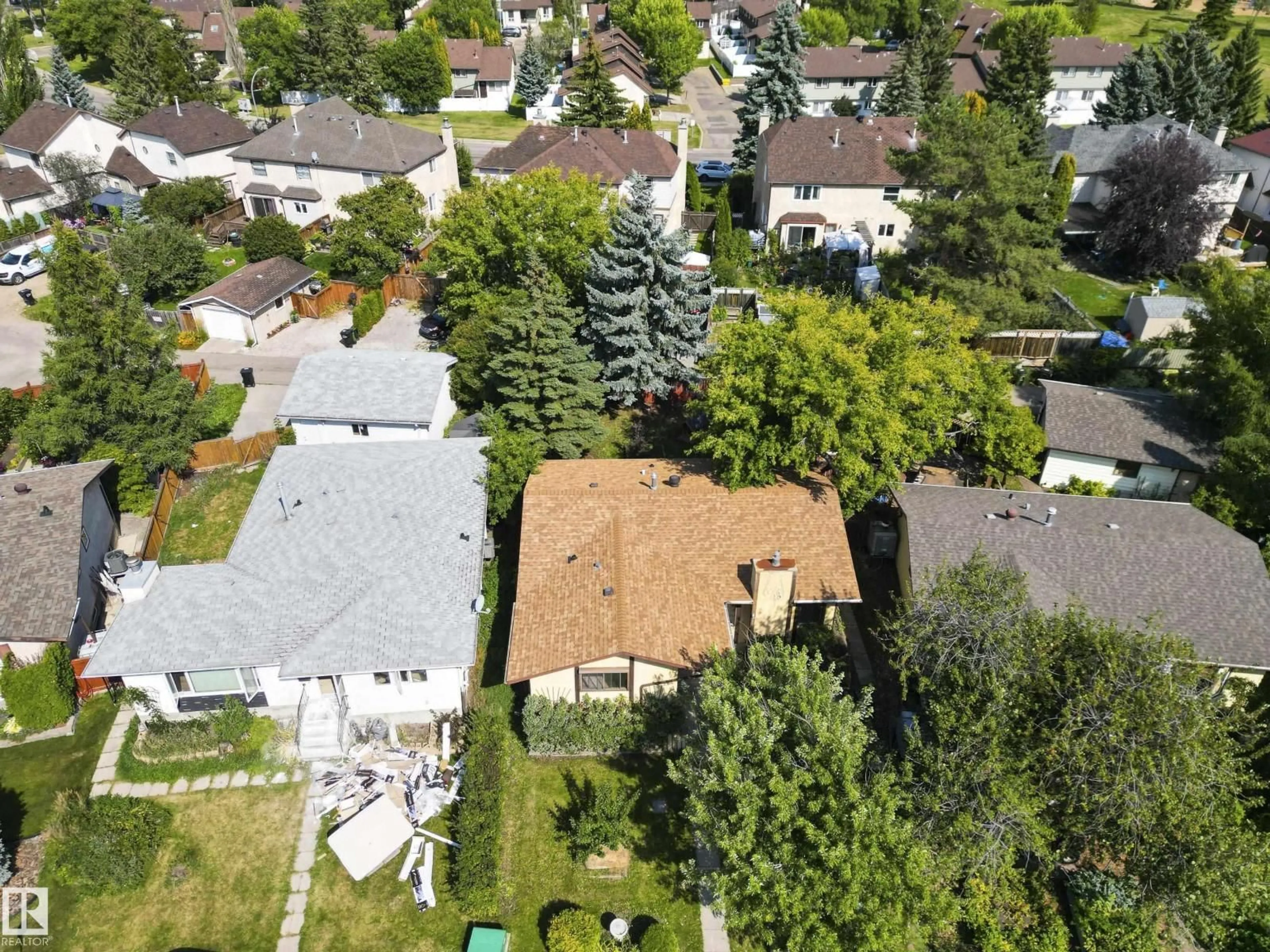 A pic from outside/outdoor area/front of a property/back of a property/a pic from drone, street for 6222 11 AV, Edmonton Alberta T6L2G4