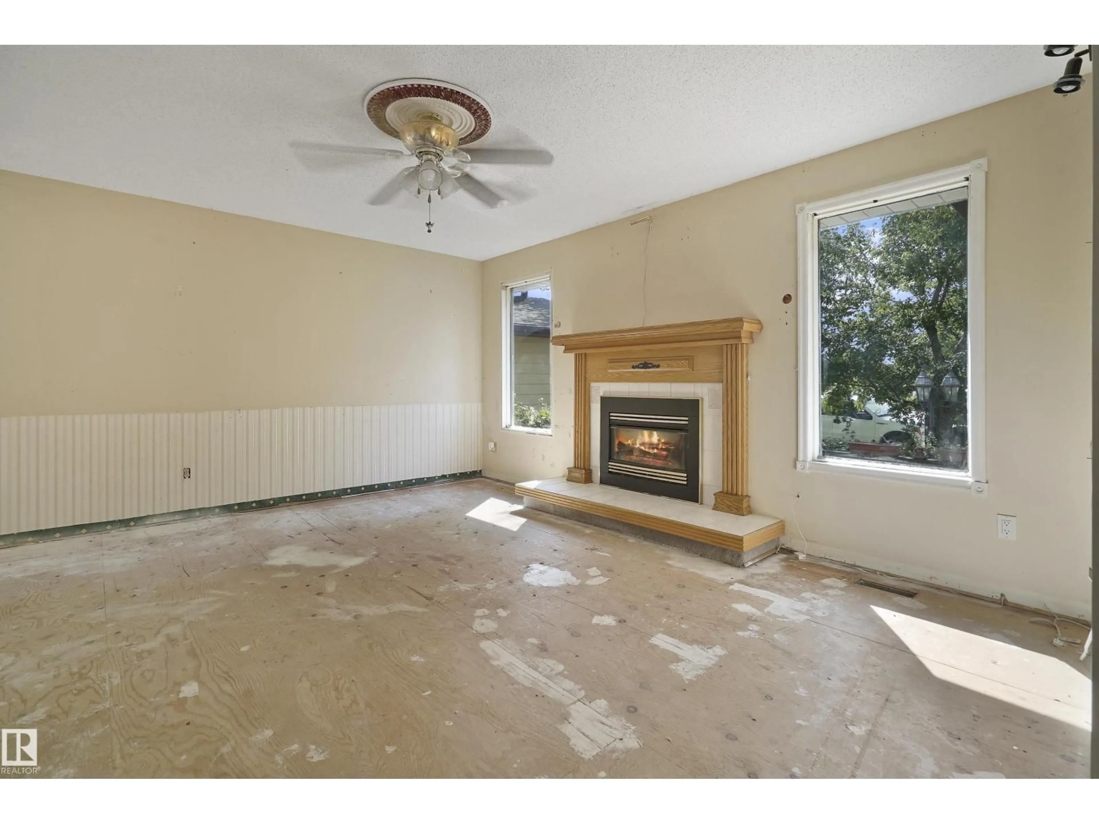 A pic of a room for 6222 11 AV, Edmonton Alberta T6L2G4
