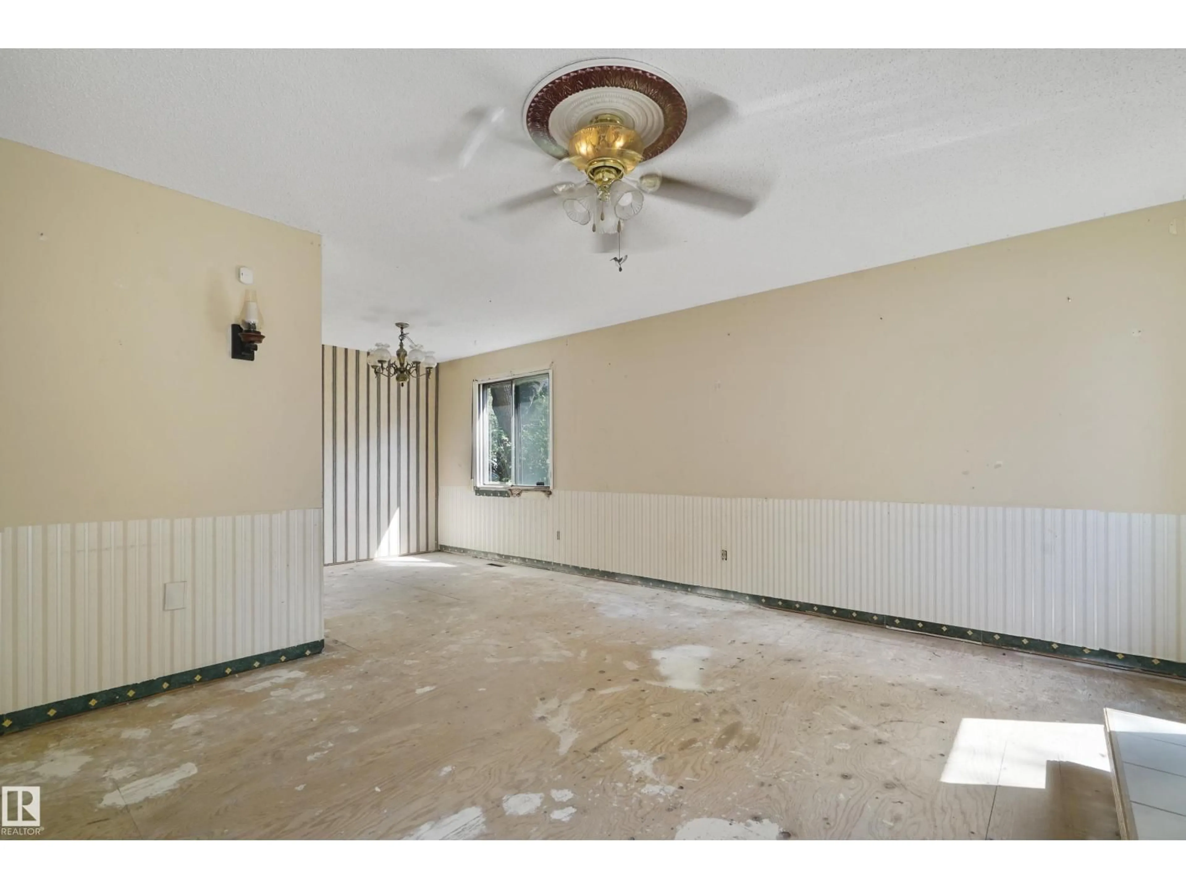 A pic of a room for 6222 11 AV, Edmonton Alberta T6L2G4