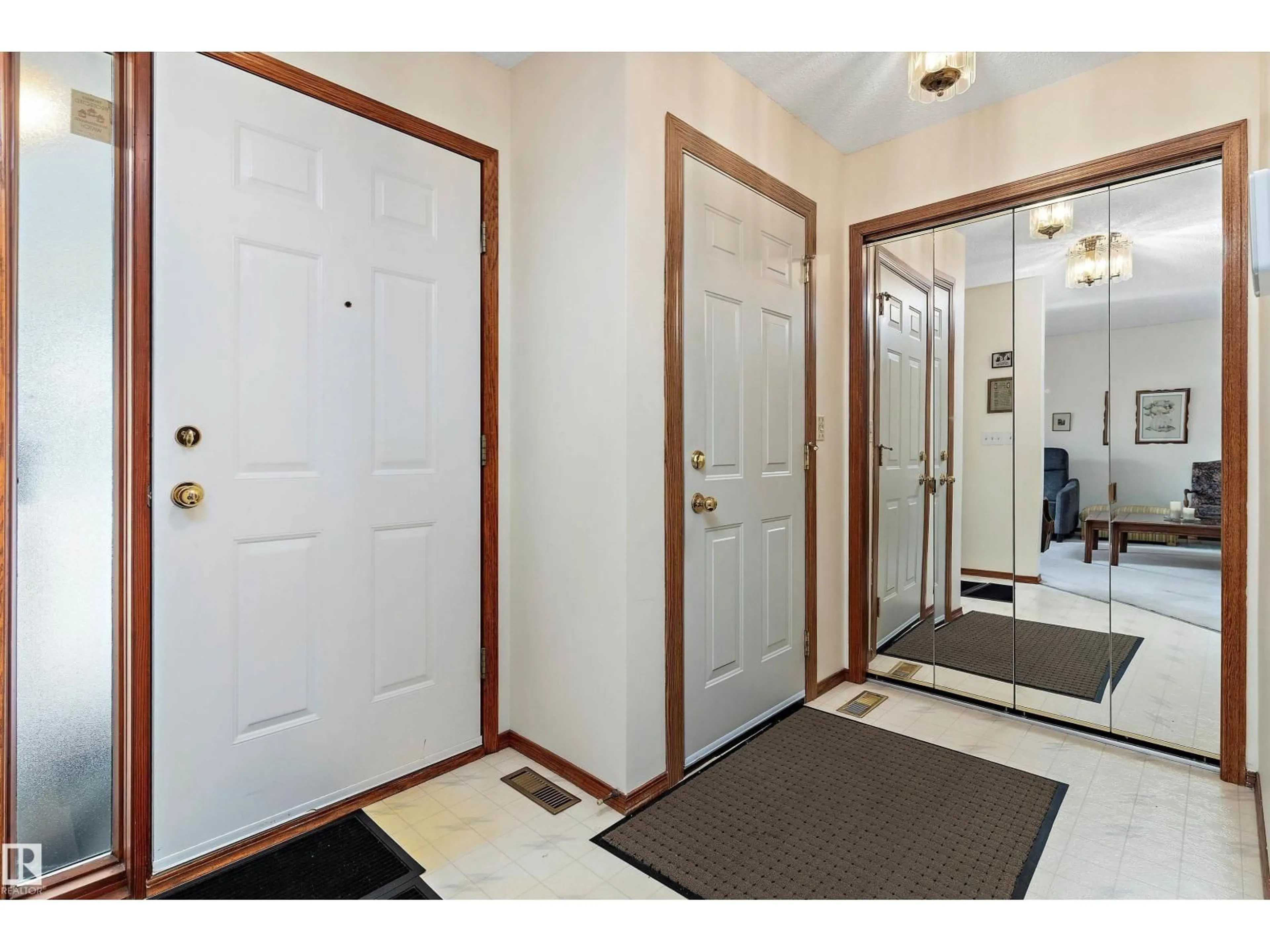 Indoor entryway for 58 NOTTINGHAM ROAD, Sherwood Park Alberta T8A5L5