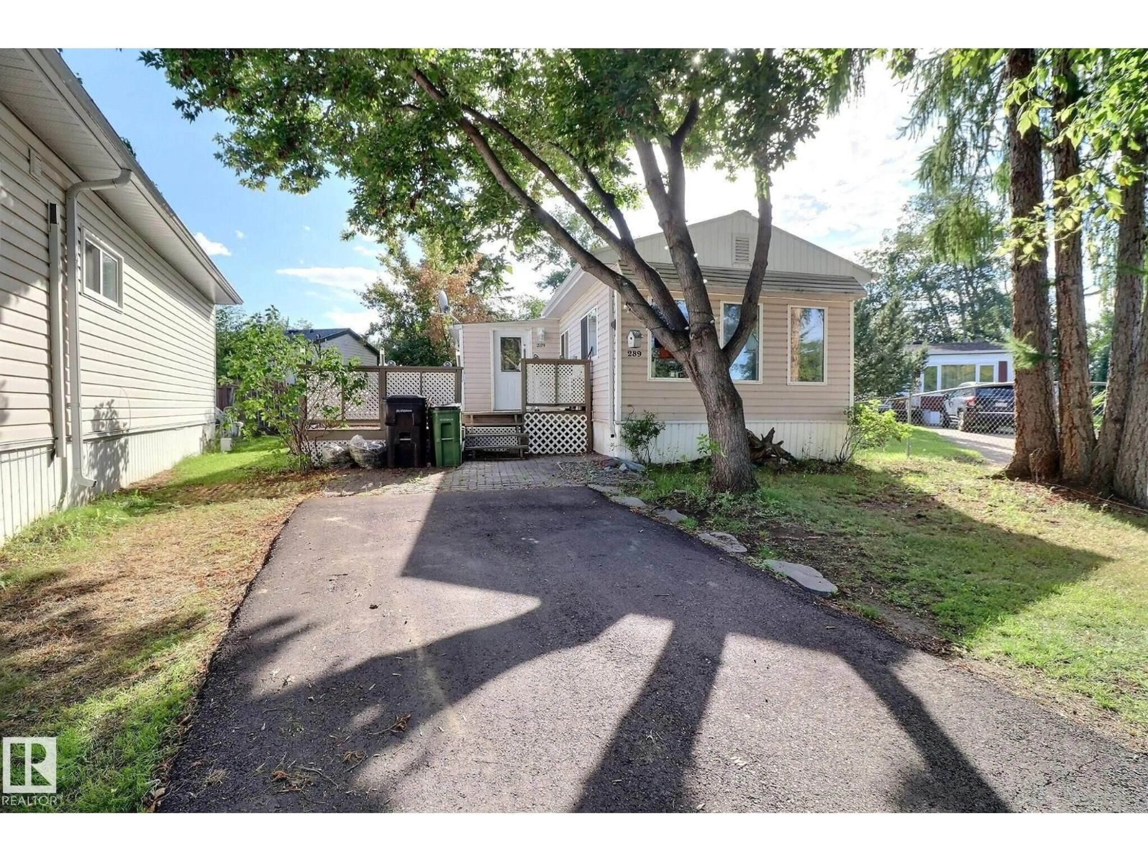 Unknown for 289 JUNIPER CR, Edmonton Alberta T5Y6L6