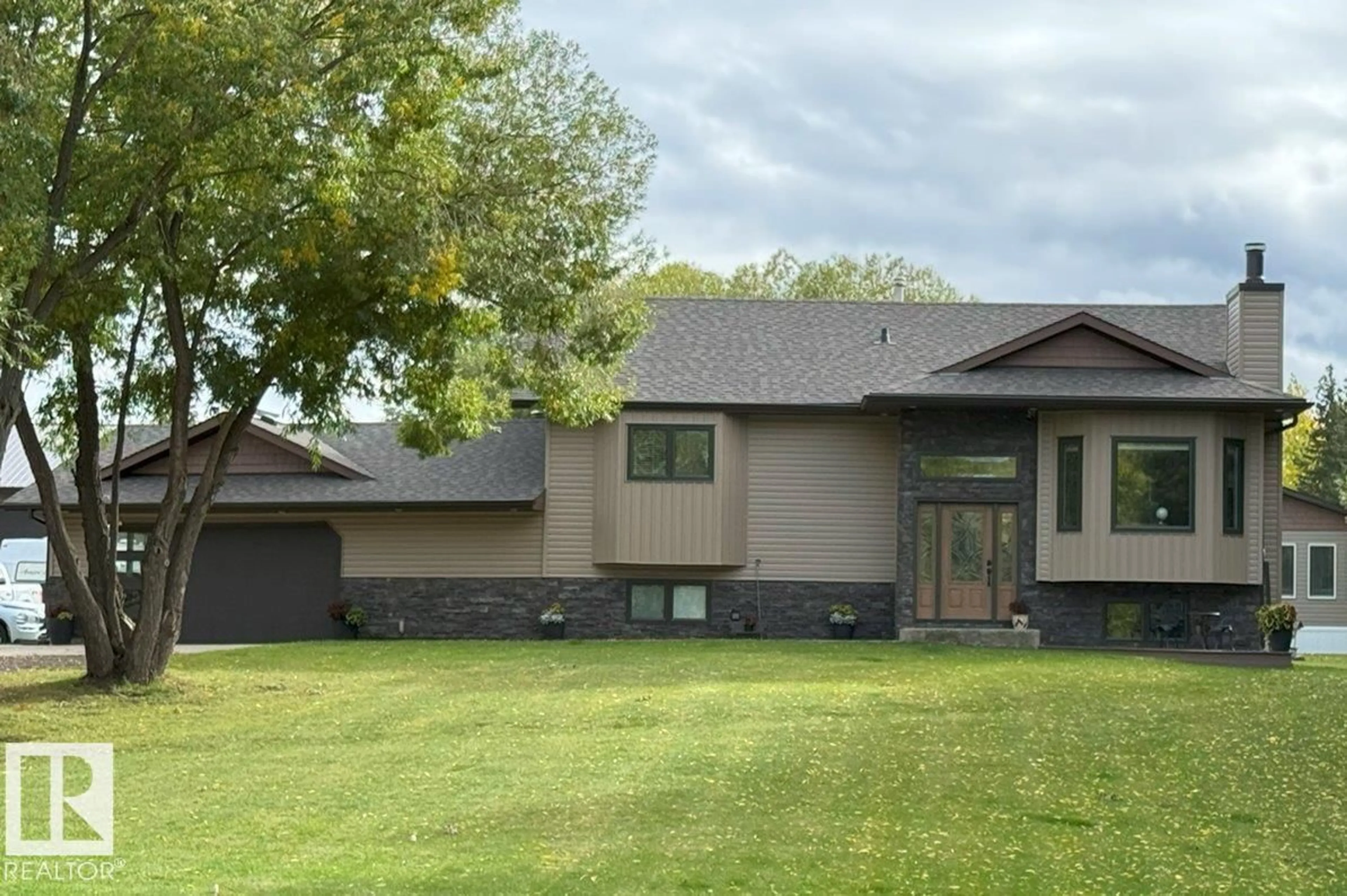 Home with vinyl exterior material, unknown for 53503 - 15 RGE ROAD 274, Rural Parkland County Alberta T7X3R9