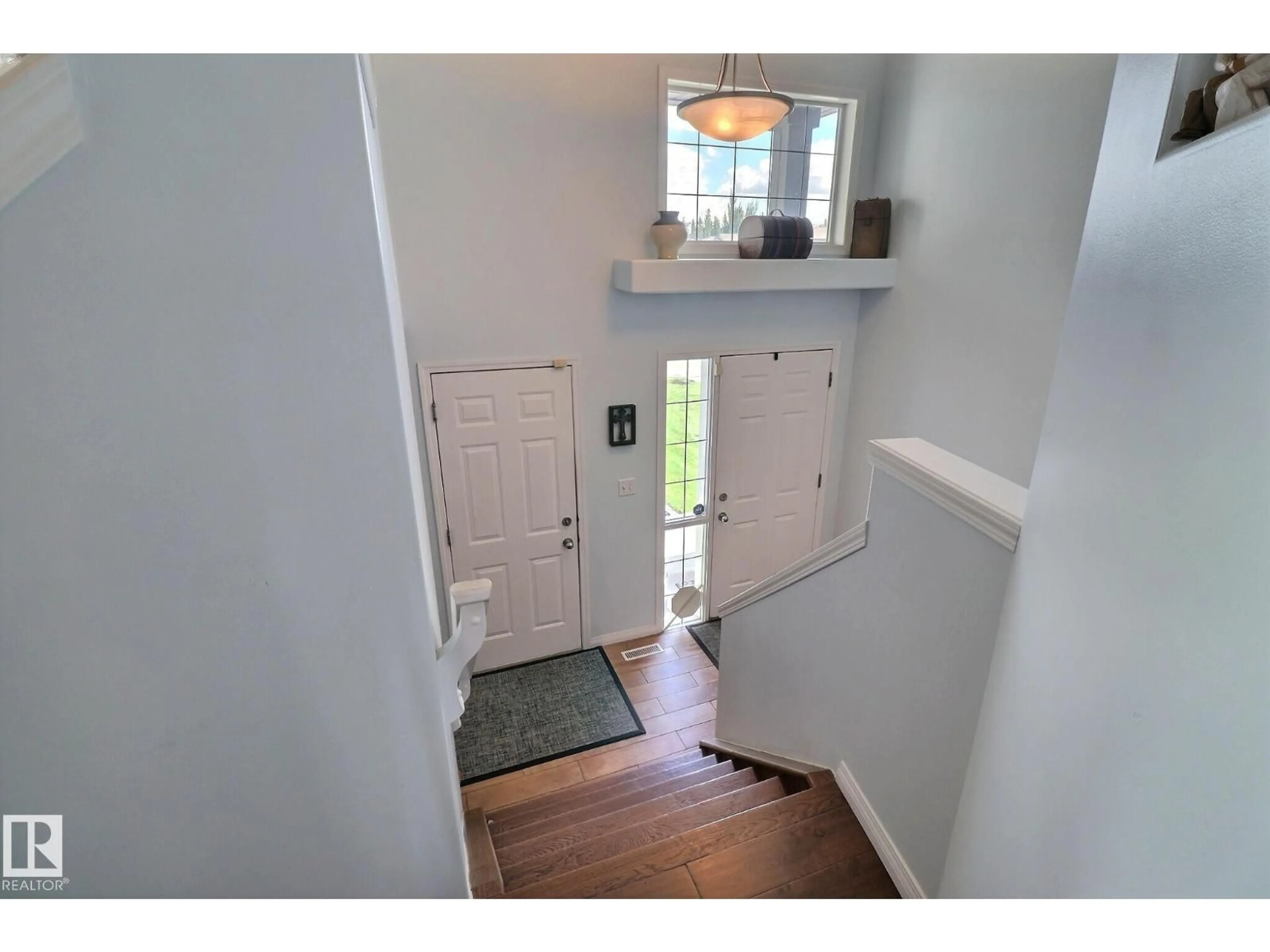 Indoor entryway for 4343 MCMULLEN WY, Edmonton Alberta T6W1N5
