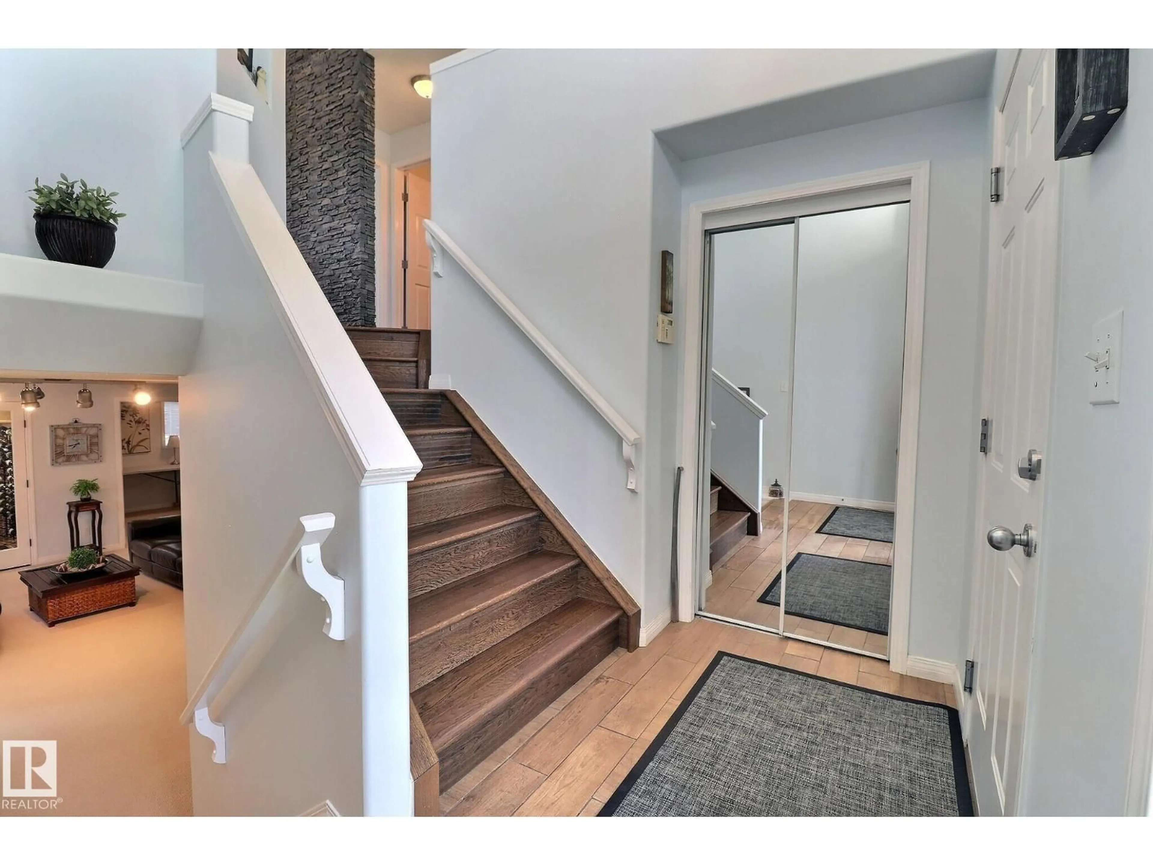 Indoor entryway for 4343 MCMULLEN WY, Edmonton Alberta T6W1N5