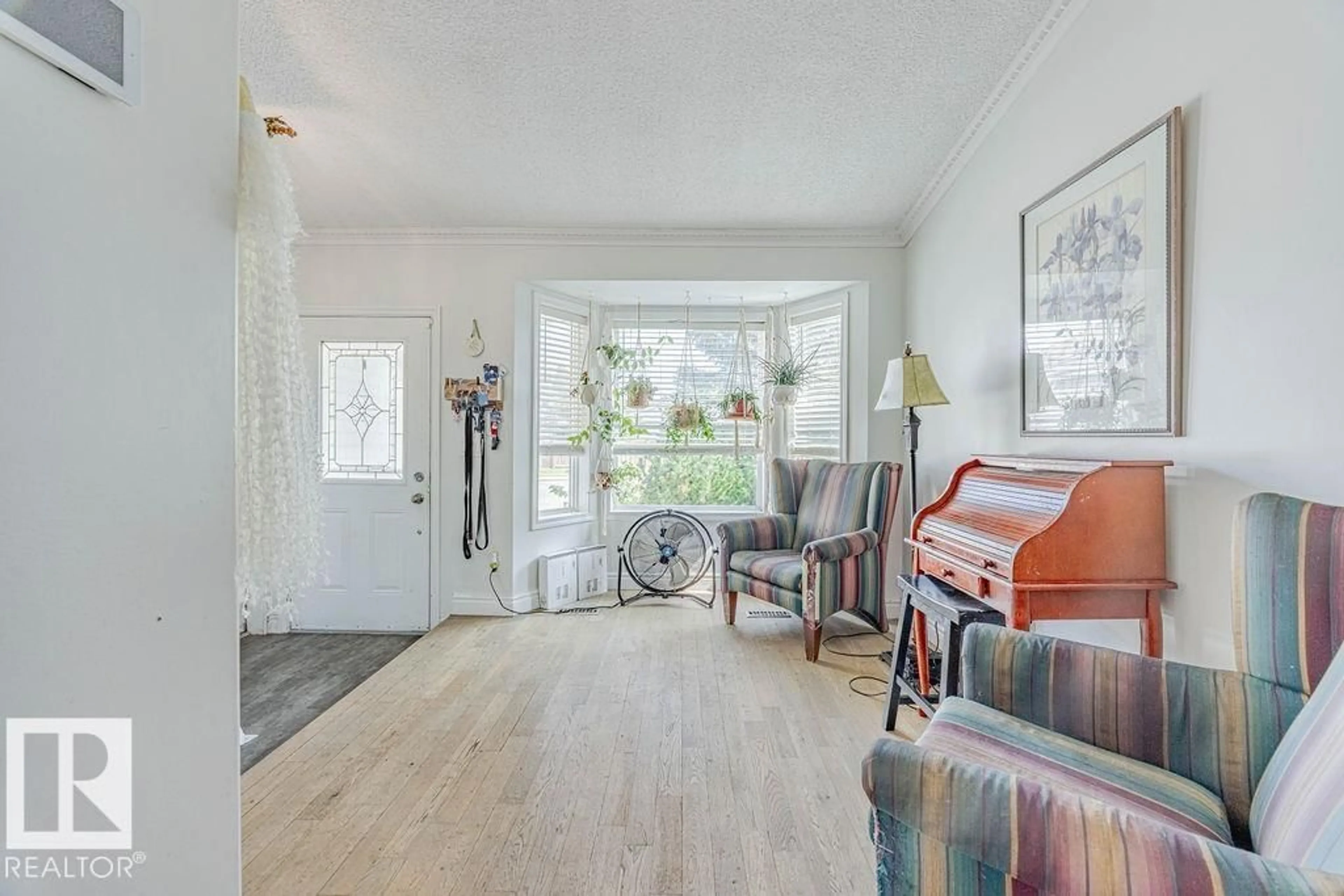 Indoor entryway for 5904 189 ST, Edmonton Alberta T6M2G5
