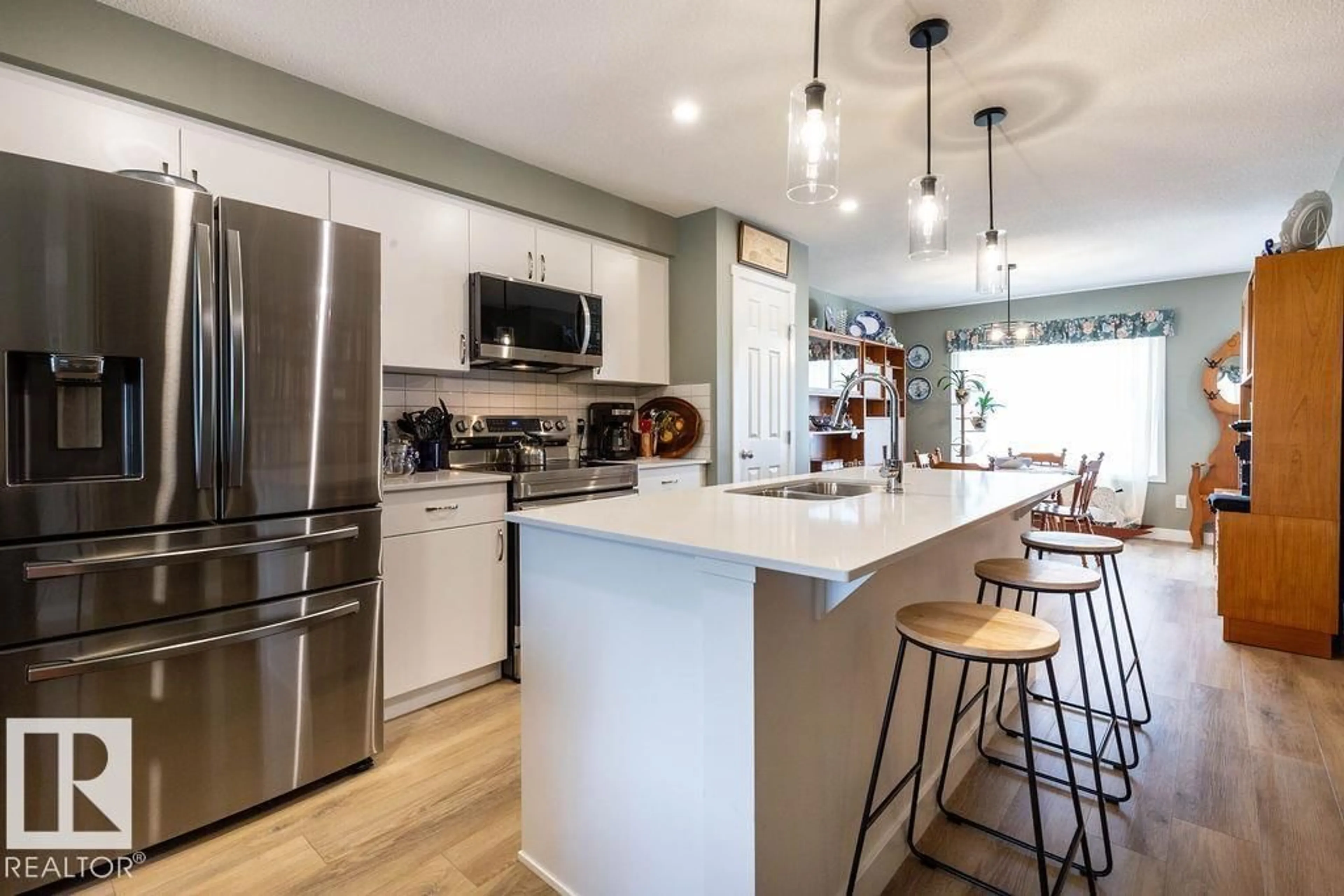 Open concept kitchen, unknown for 1537 SANDSTONE BV, Sherwood Park Alberta T8H1Z8