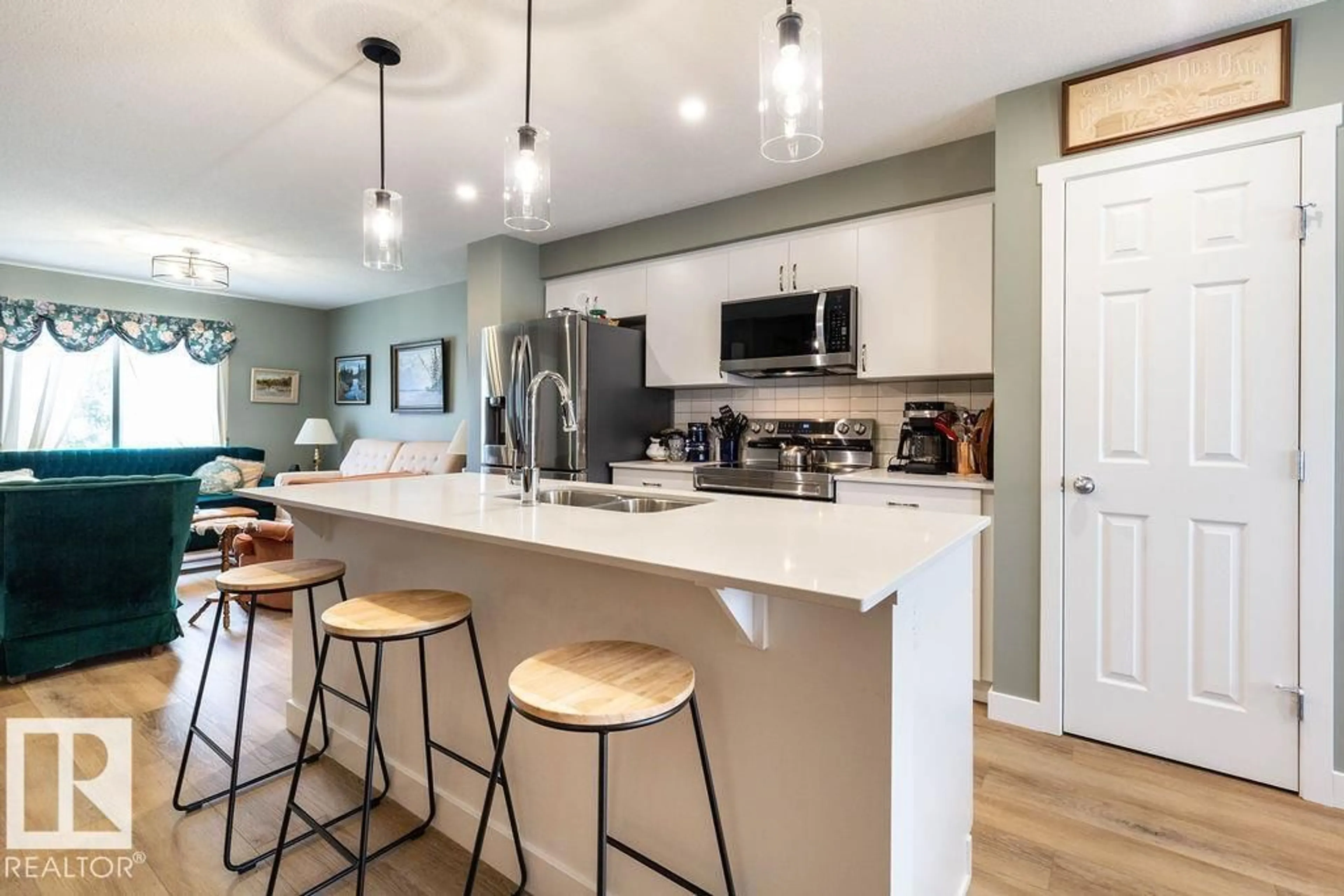 Open concept kitchen, unknown for 1537 SANDSTONE BV, Sherwood Park Alberta T8H1Z8