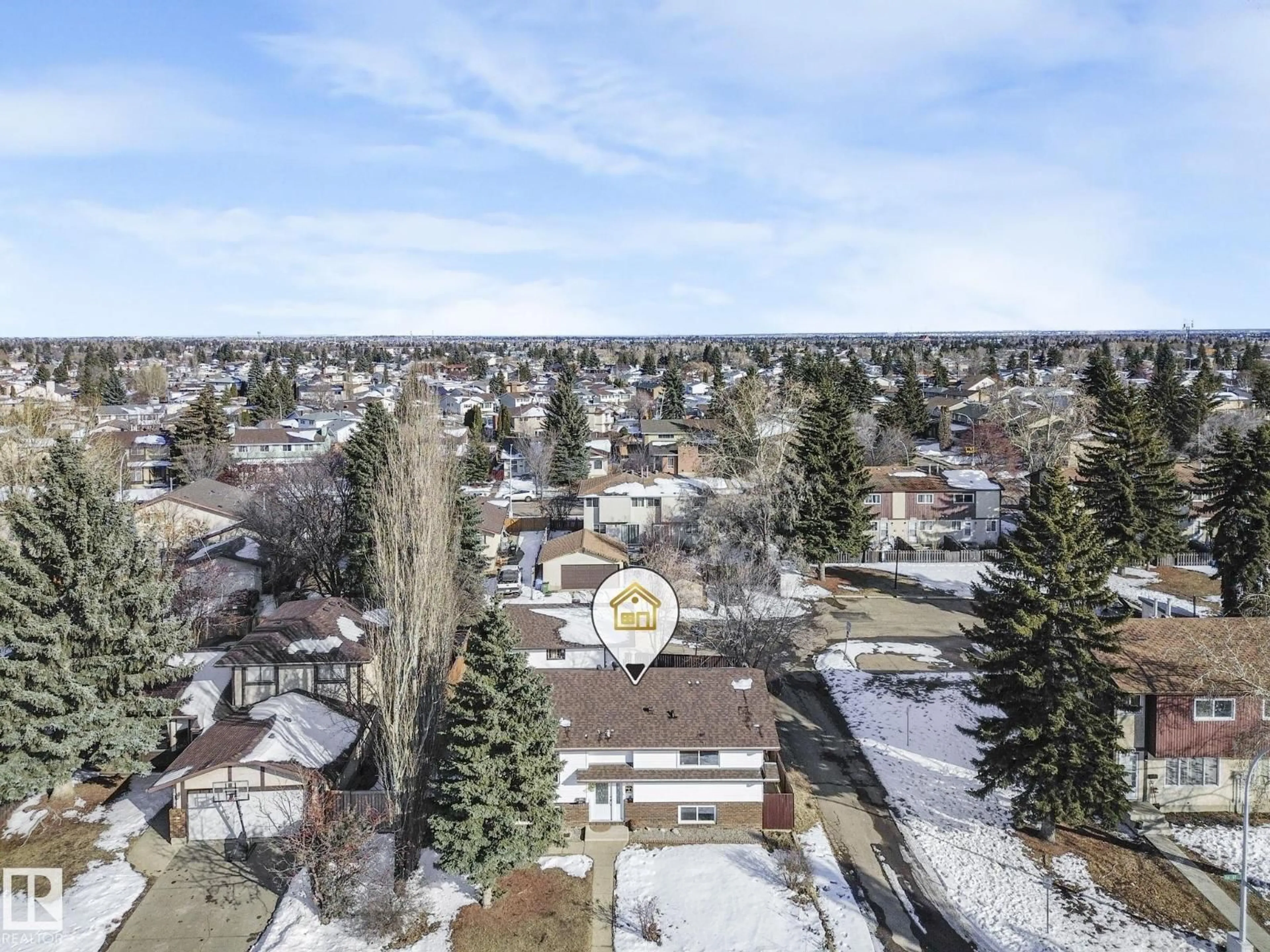 A pic from outside/outdoor area/front of a property/back of a property/a pic from drone, mountain view for NW - 16531 116 ST, Edmonton Alberta T5X4B2