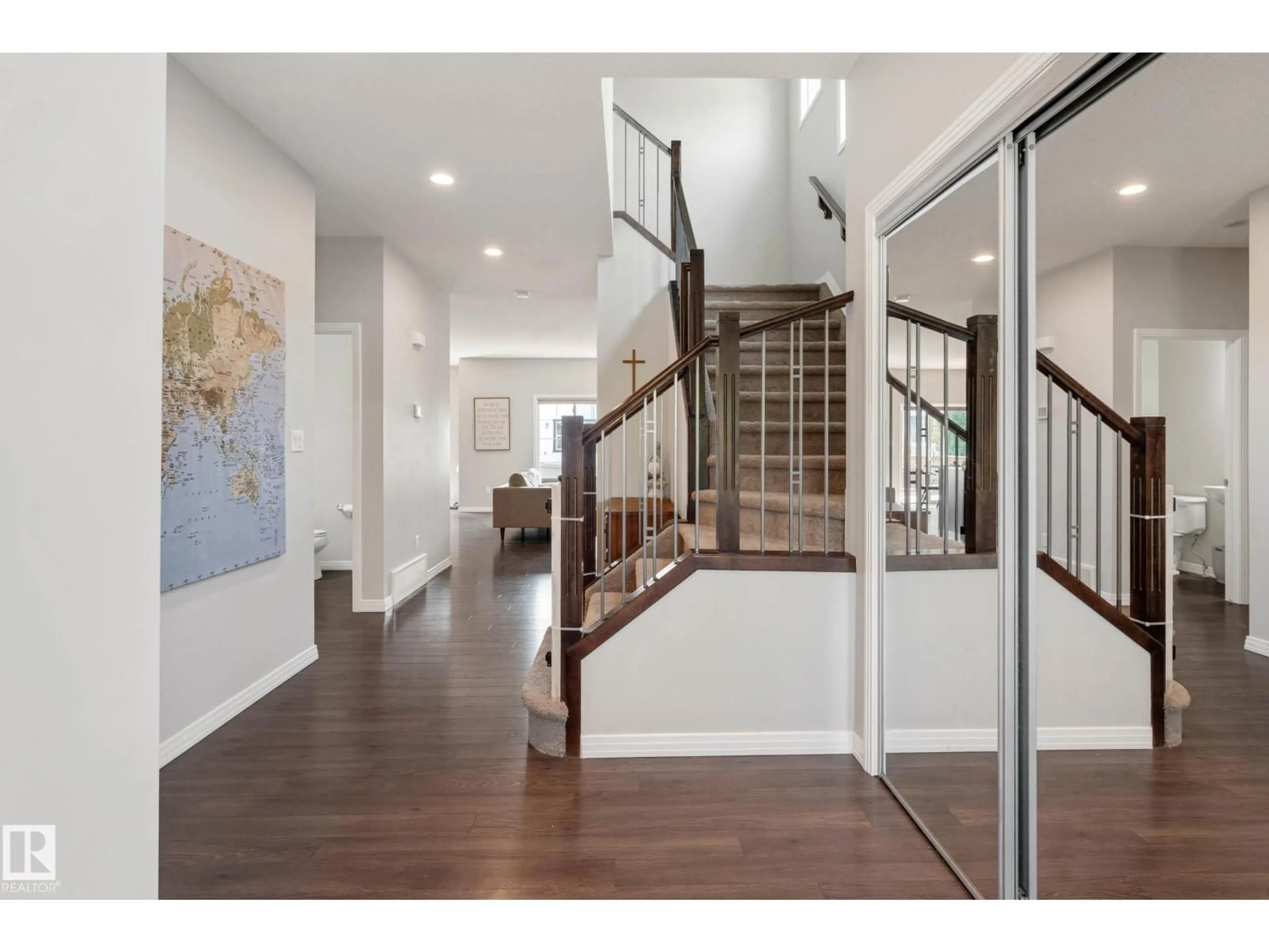 Indoor entryway for 379 REYNALDS CO, Leduc Alberta T9E0T2