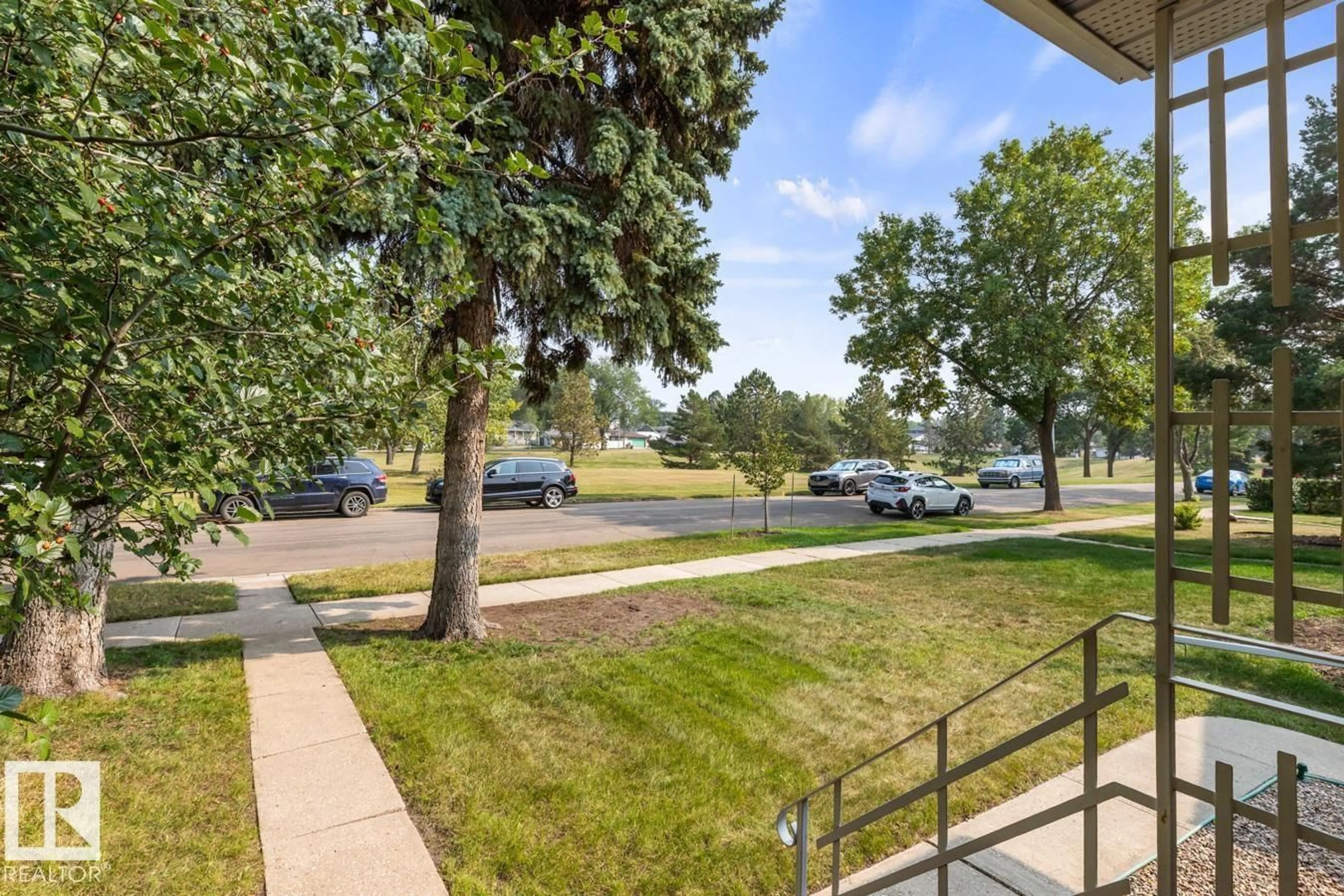 Unknown for 9936 81 ST NW, Edmonton Alberta T6A3K3