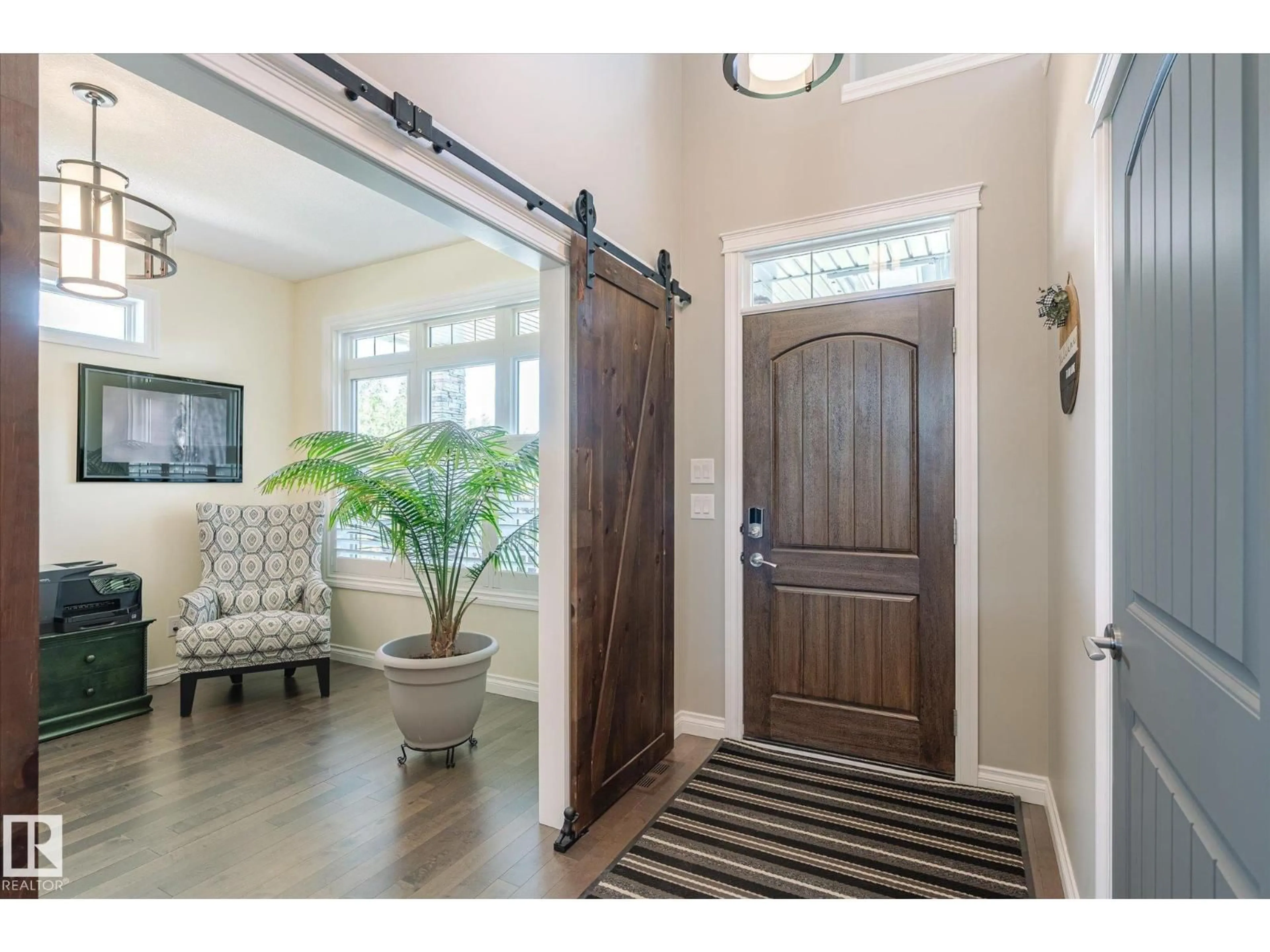 Indoor entryway for 1 LINCOLN, Spruce Grove Alberta T7X0N5