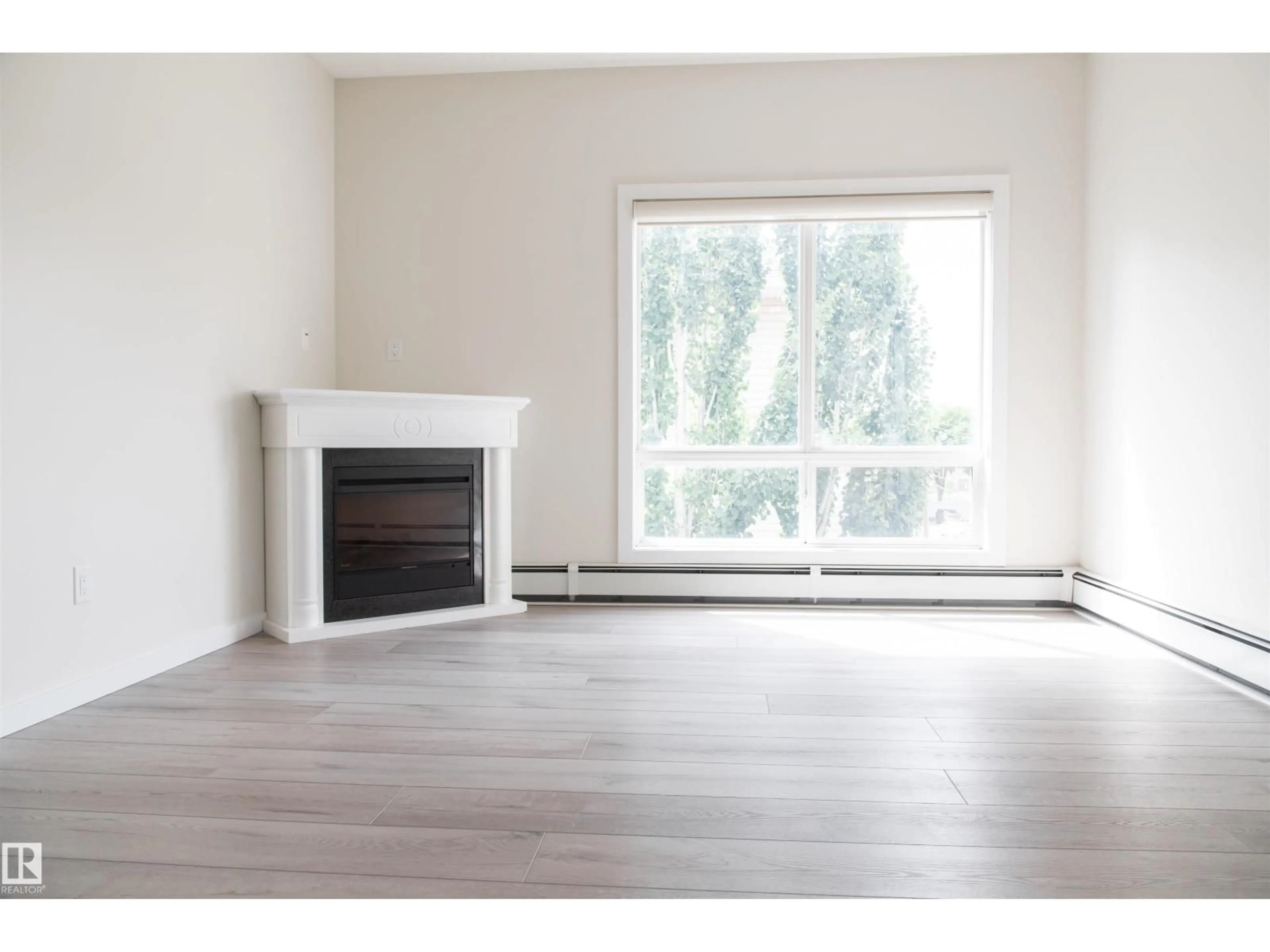 A pic of a room for 304 - 10524 77 AV, Edmonton Alberta T6E1N1