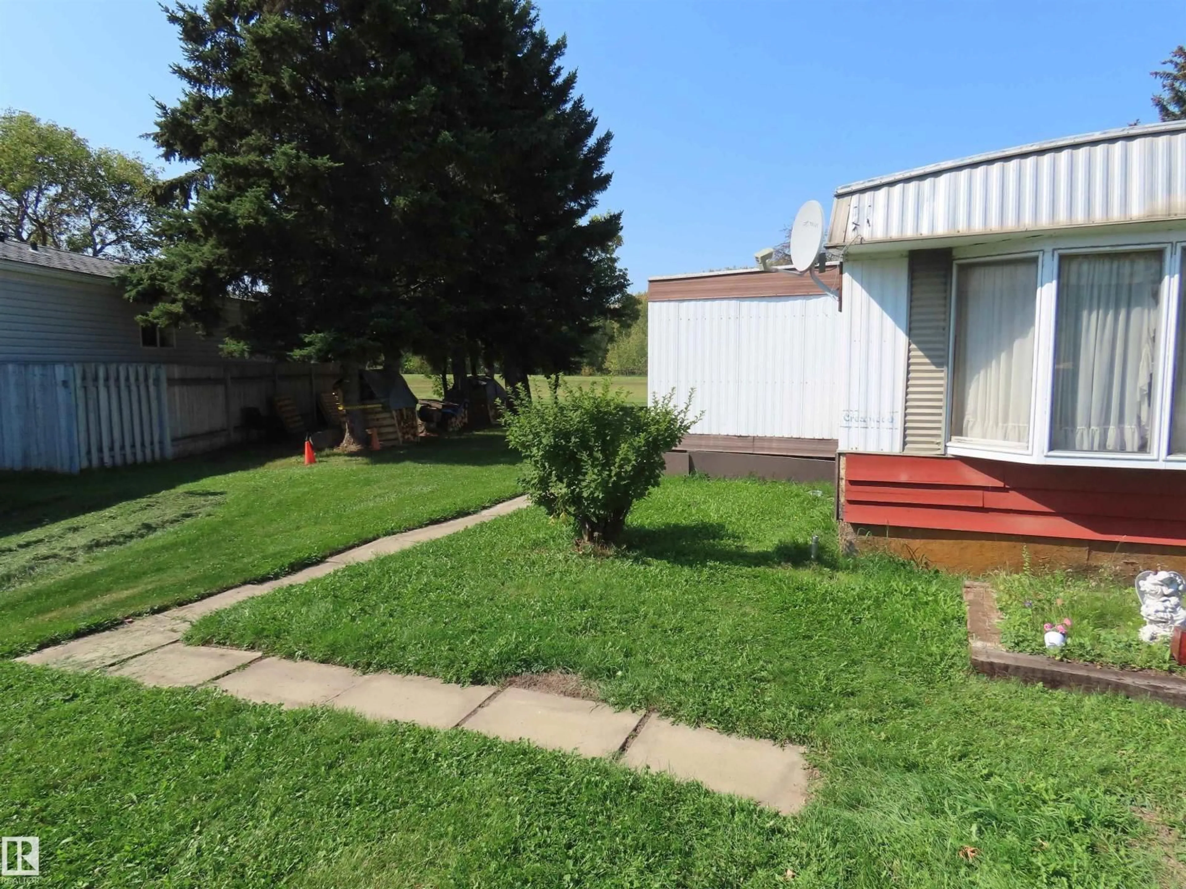 Unknown for 5128 50 ST, Onoway Alberta T0E1V0