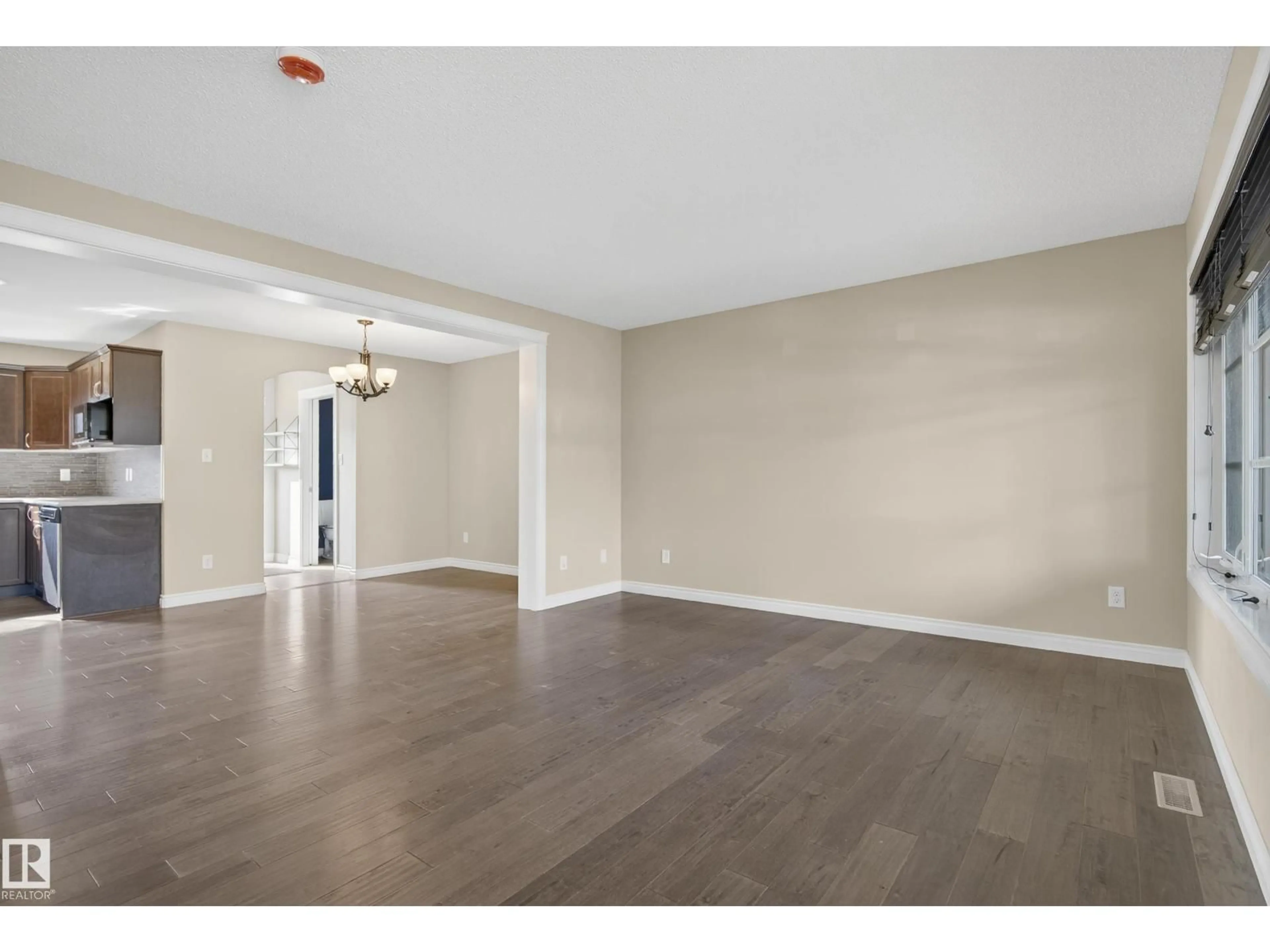 A pic of a room for 2259 CASEY CR, Edmonton Alberta T6W3M8