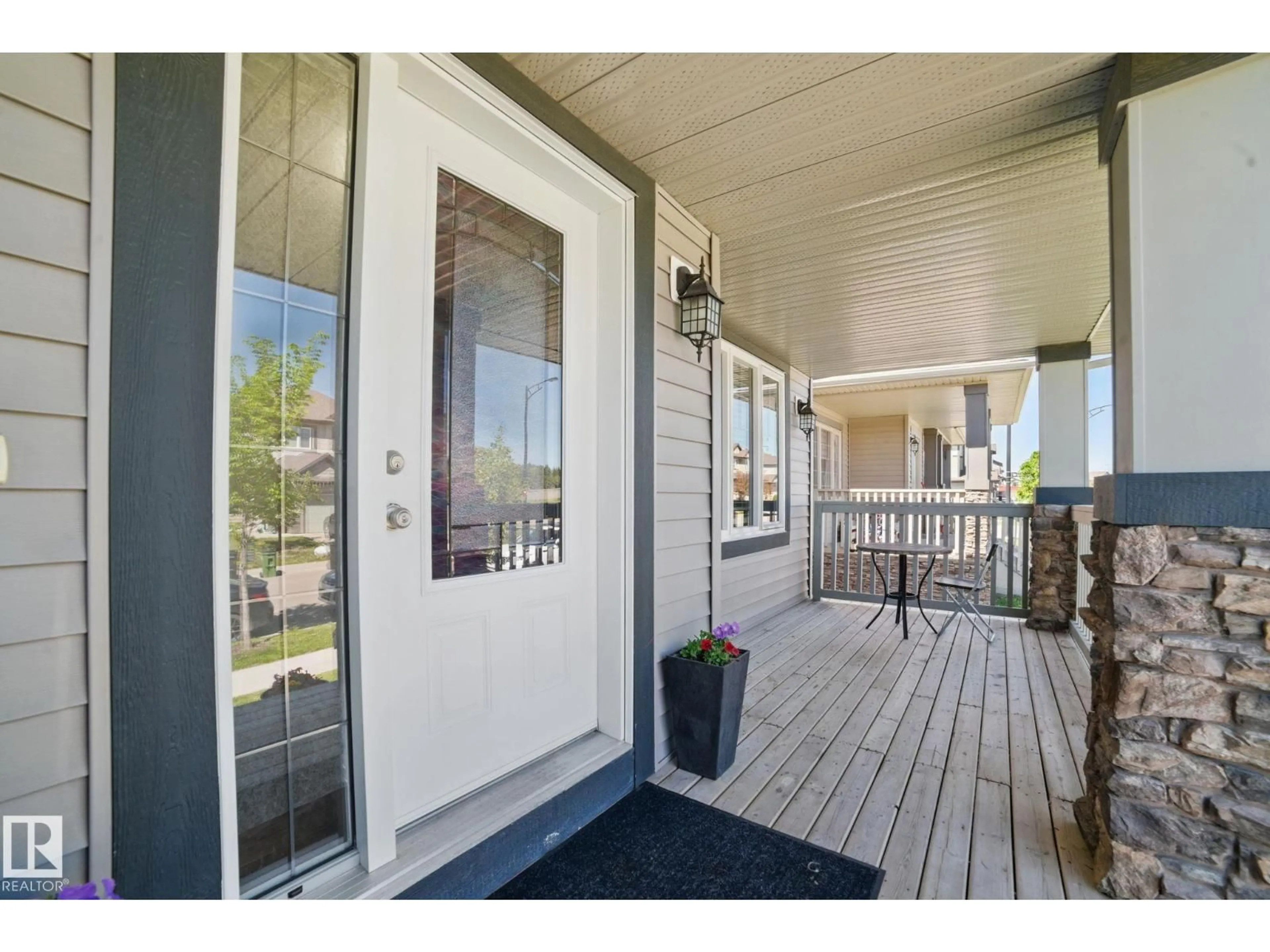 Indoor entryway for NW - 1309 30 AV, Edmonton Alberta T6T0V7