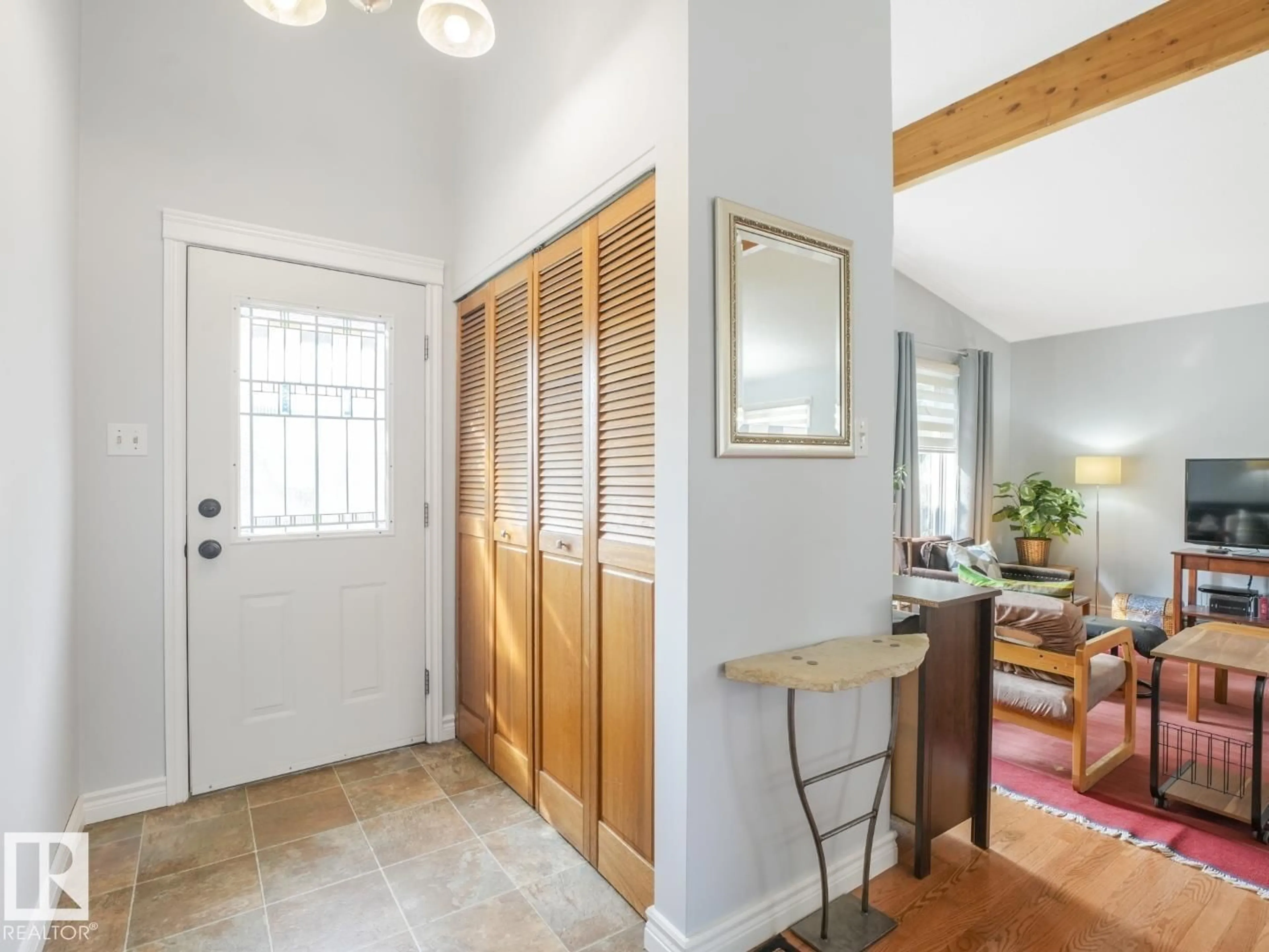 Indoor entryway for 14316 56 AV, Edmonton Alberta T6H0Y5