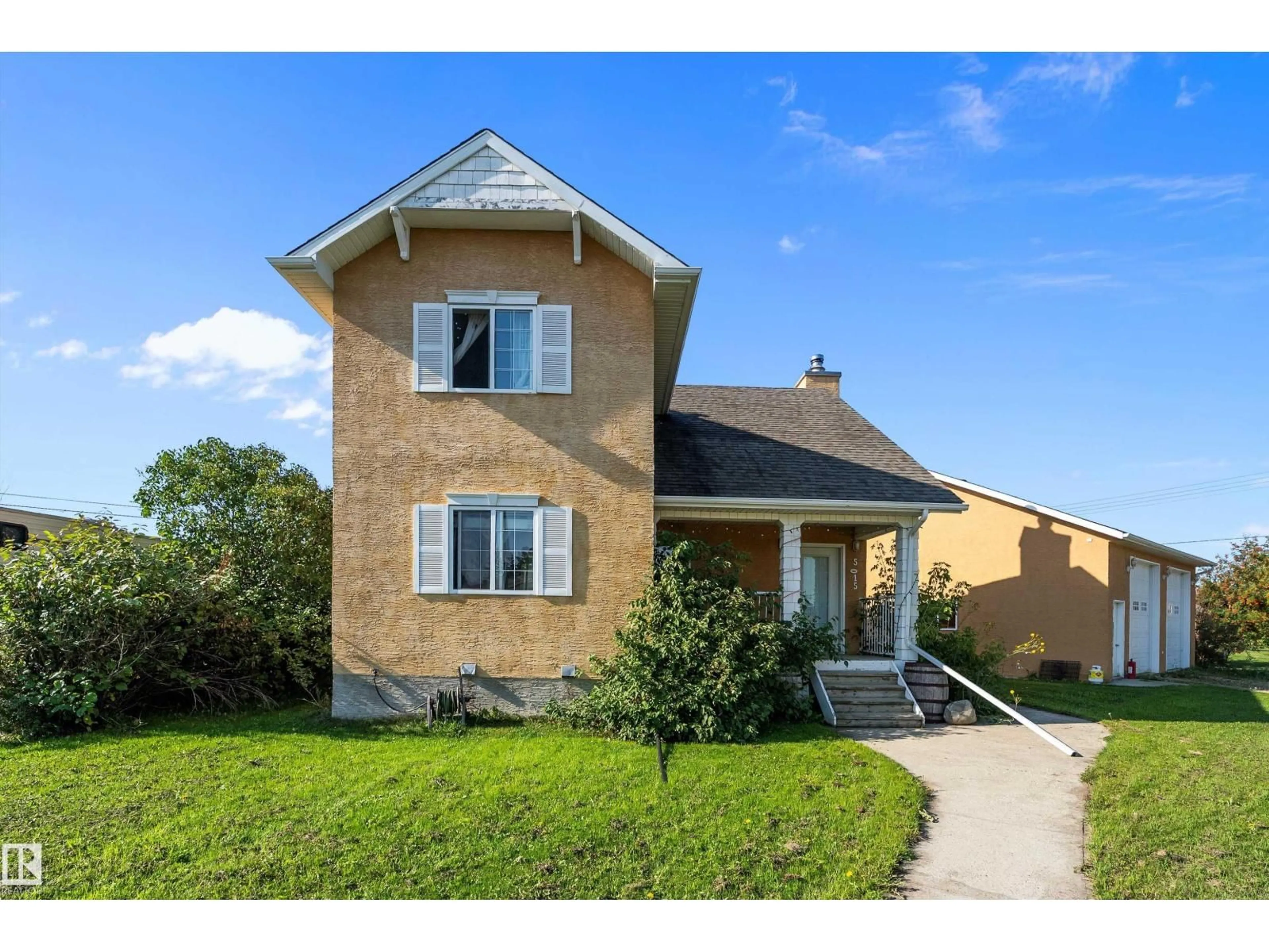 Home with brick exterior material, street for 5015 47 AV, Evansburg Alberta T0E0T0