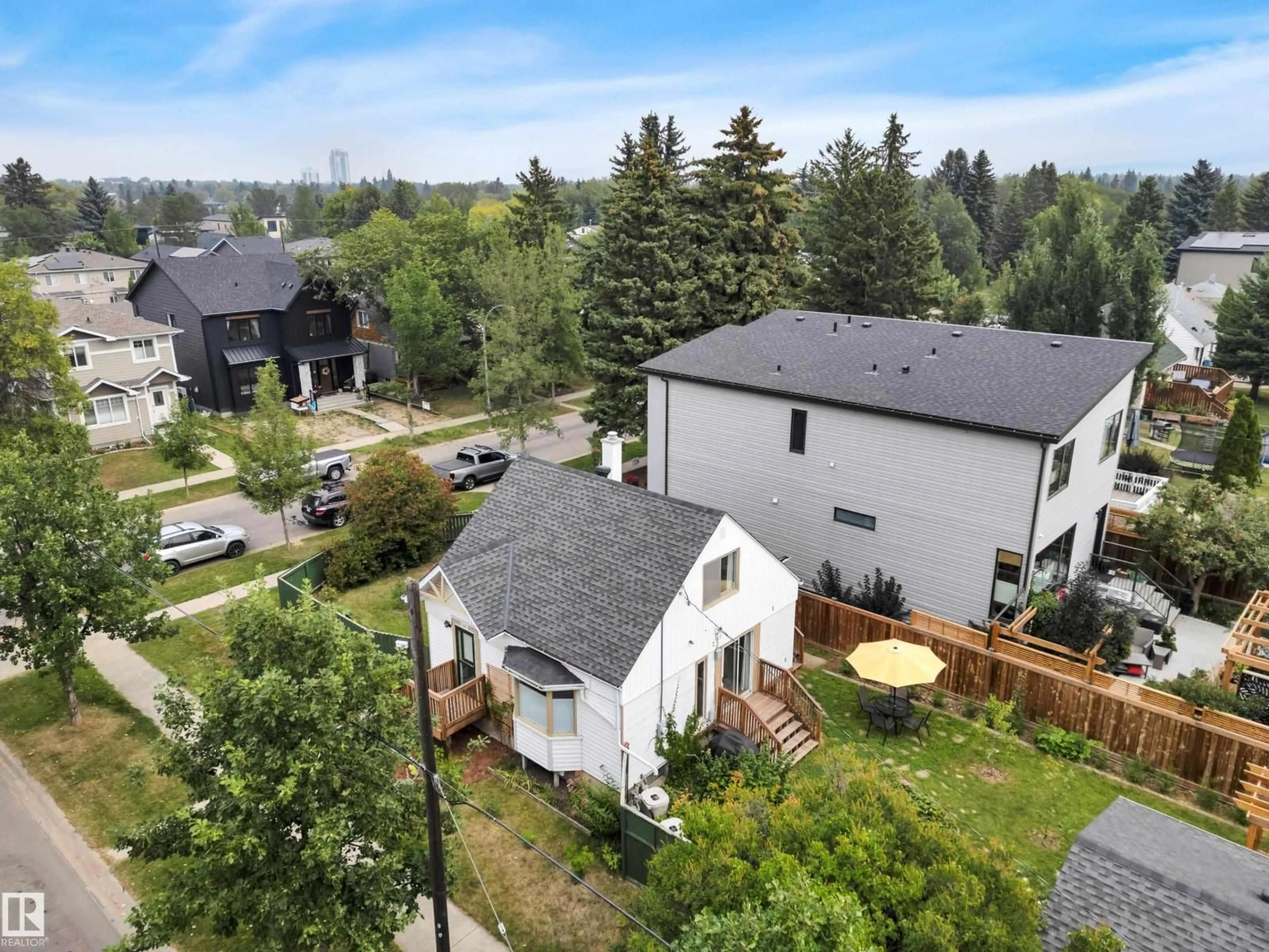 A pic from outside/outdoor area/front of a property/back of a property/a pic from drone, unknown for 7225 95 ST, Edmonton Alberta T6E3E8