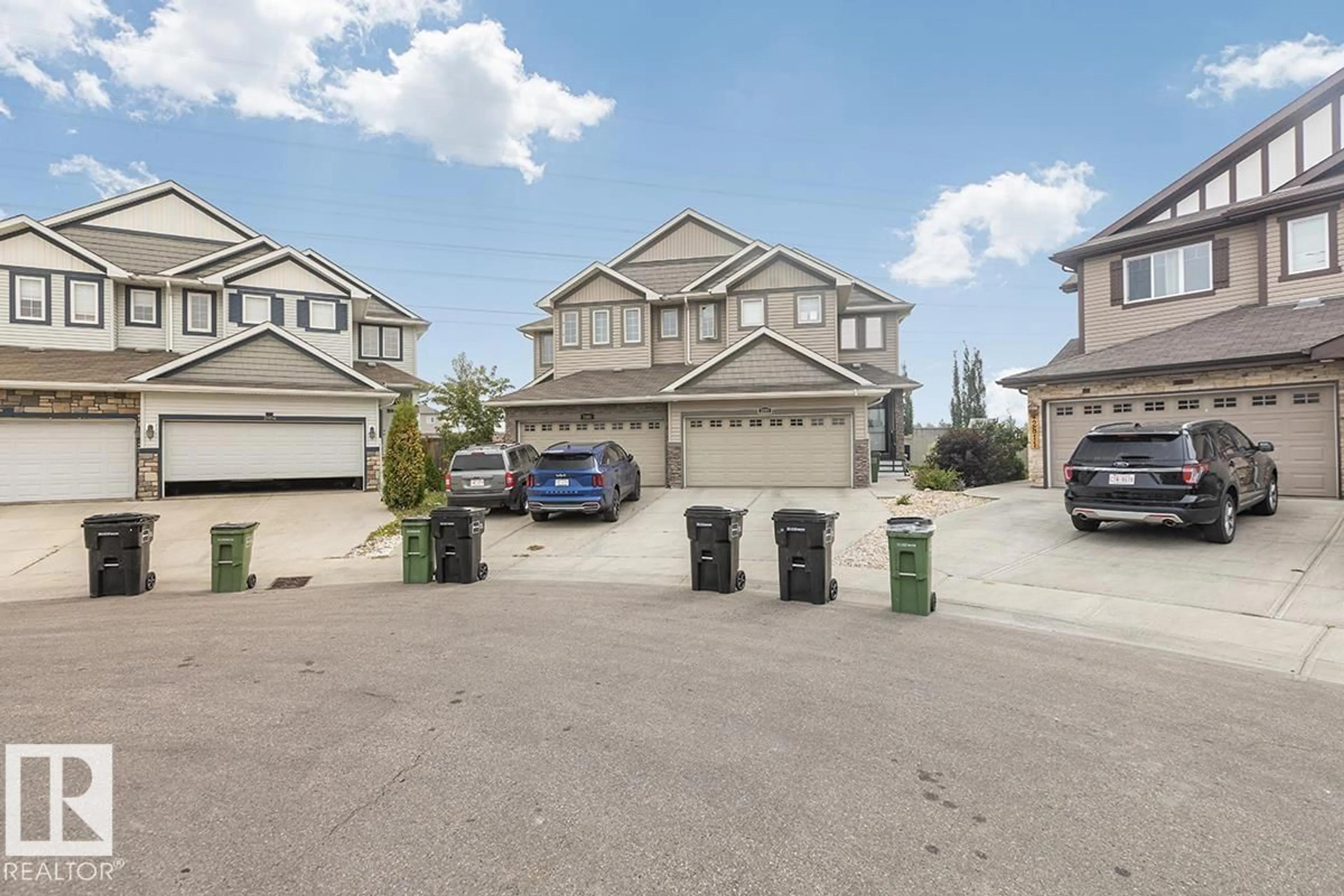 A pic from outside/outdoor area/front of a property/back of a property/a pic from drone, street for 2807 16 AV, Edmonton Alberta T6T0K2