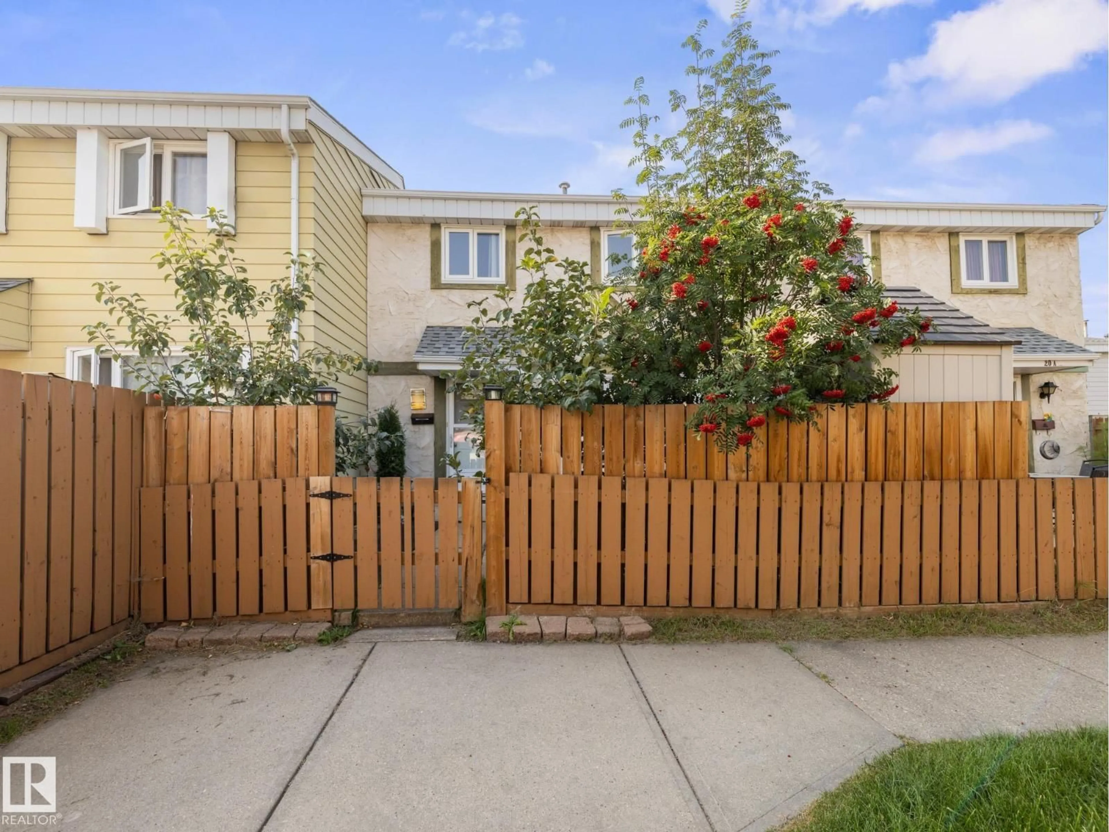 A pic from outside/outdoor area/front of a property/back of a property/a pic from drone, street for E - 20 CALLINGWOOD CO, Edmonton Alberta T5T0H5