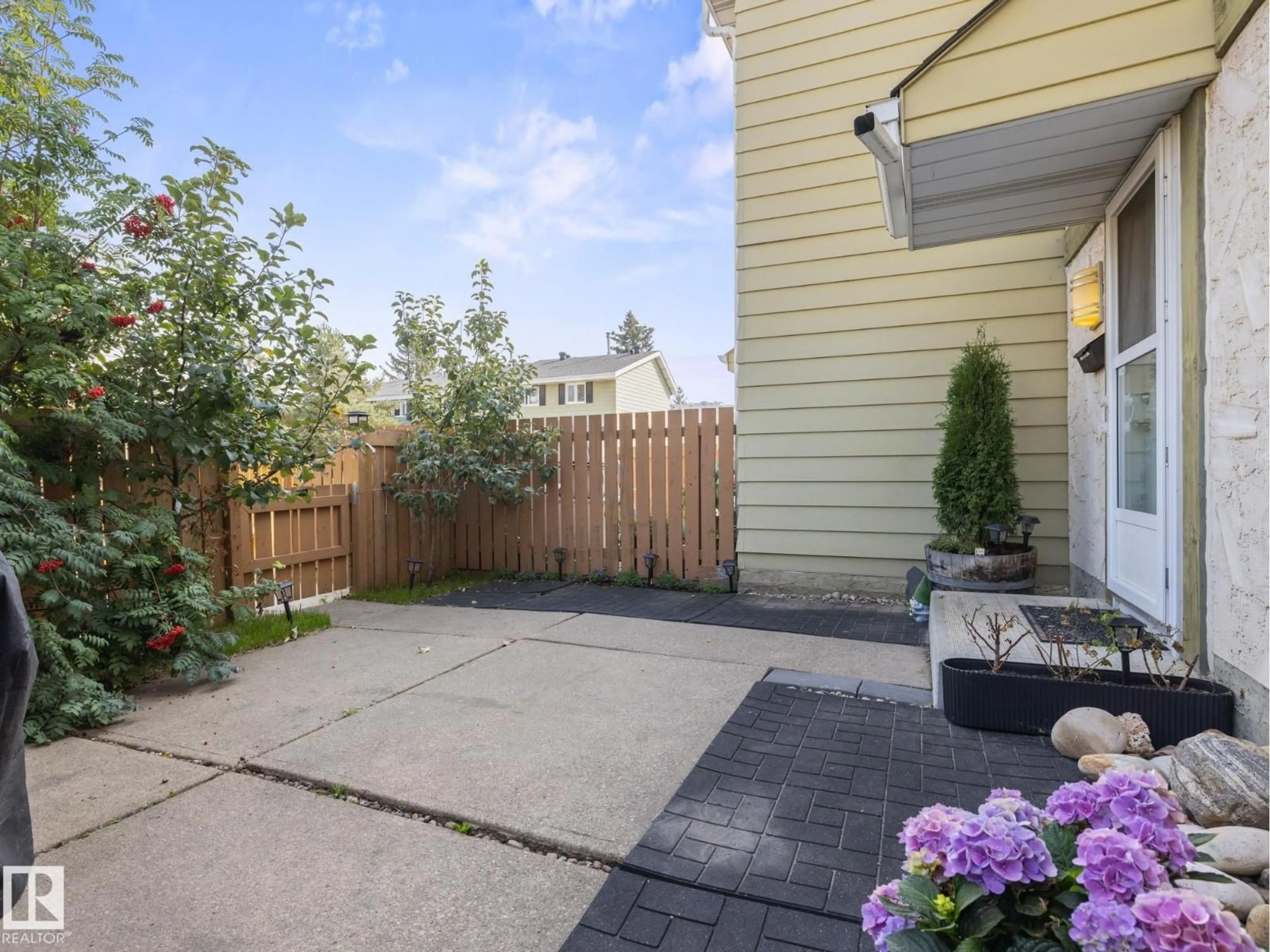 Patio, street for E - 20 CALLINGWOOD CO, Edmonton Alberta T5T0H5