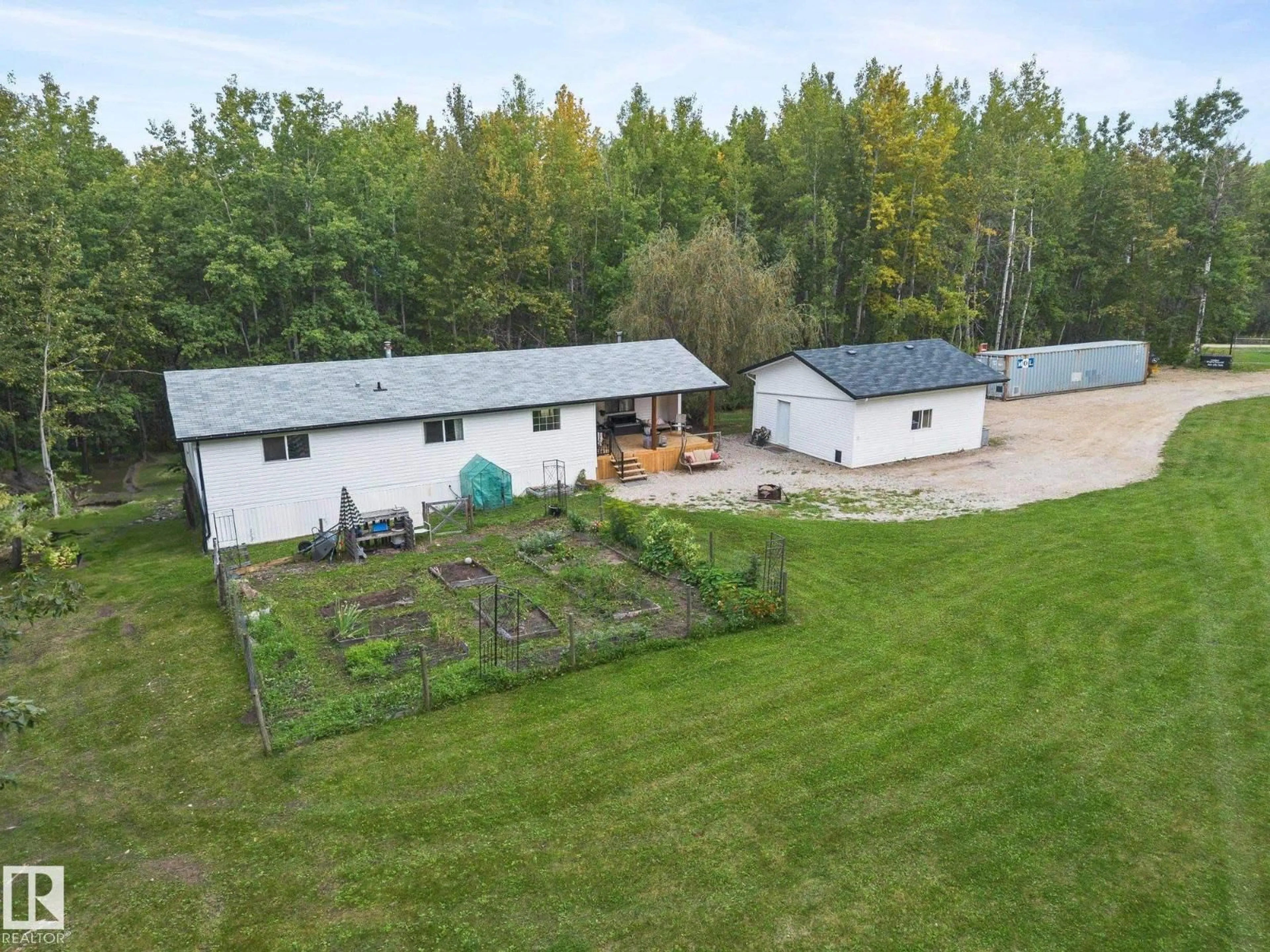 A pic from outside/outdoor area/front of a property/back of a property/a pic from drone, building for 54126 - 61 RGE ROAD 30, Rural Lac Ste. Anne County Alberta T0E1V0