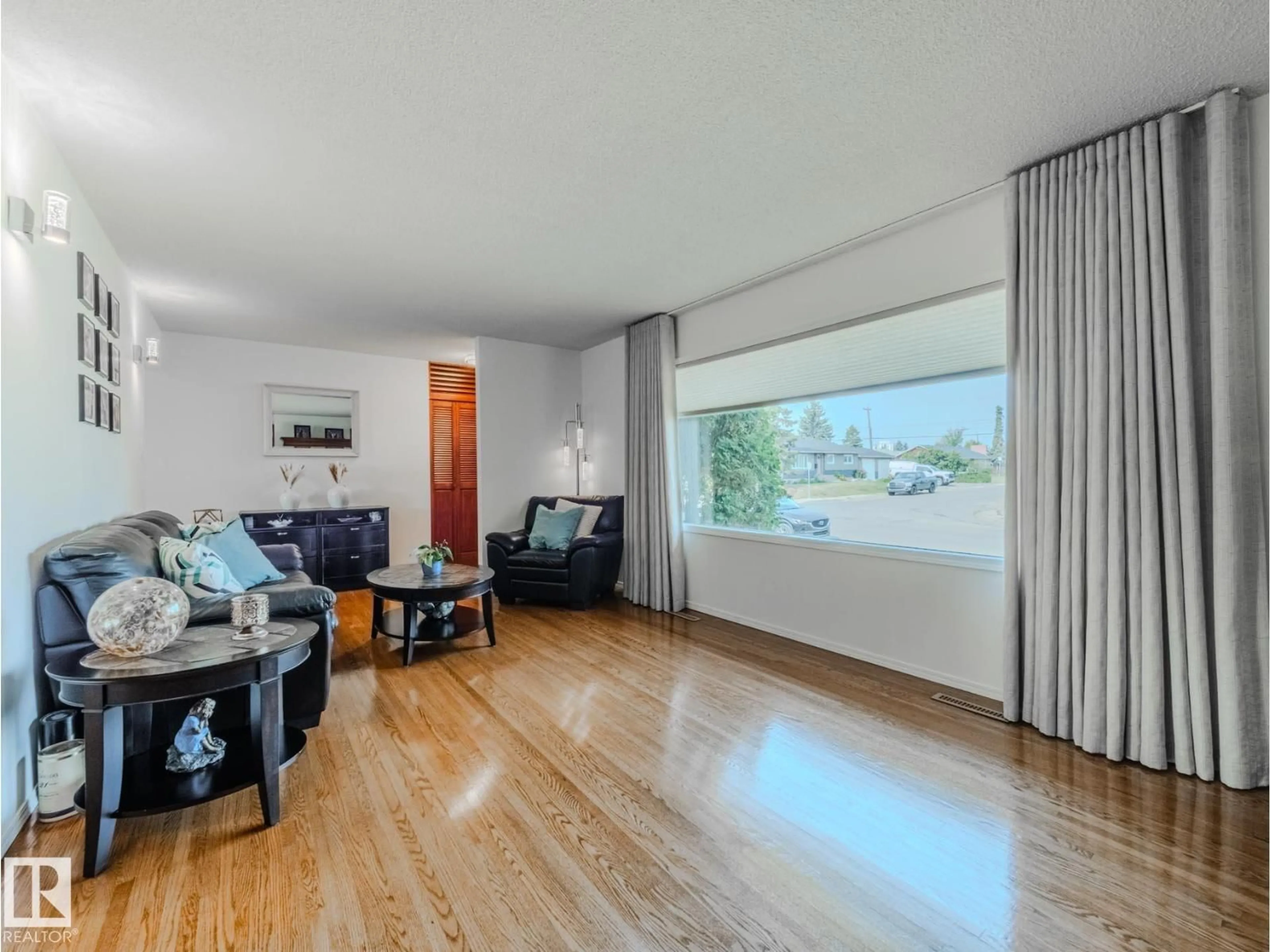 A pic of a room for NW - 5607 94B AV, Edmonton Alberta T6B0Z1
