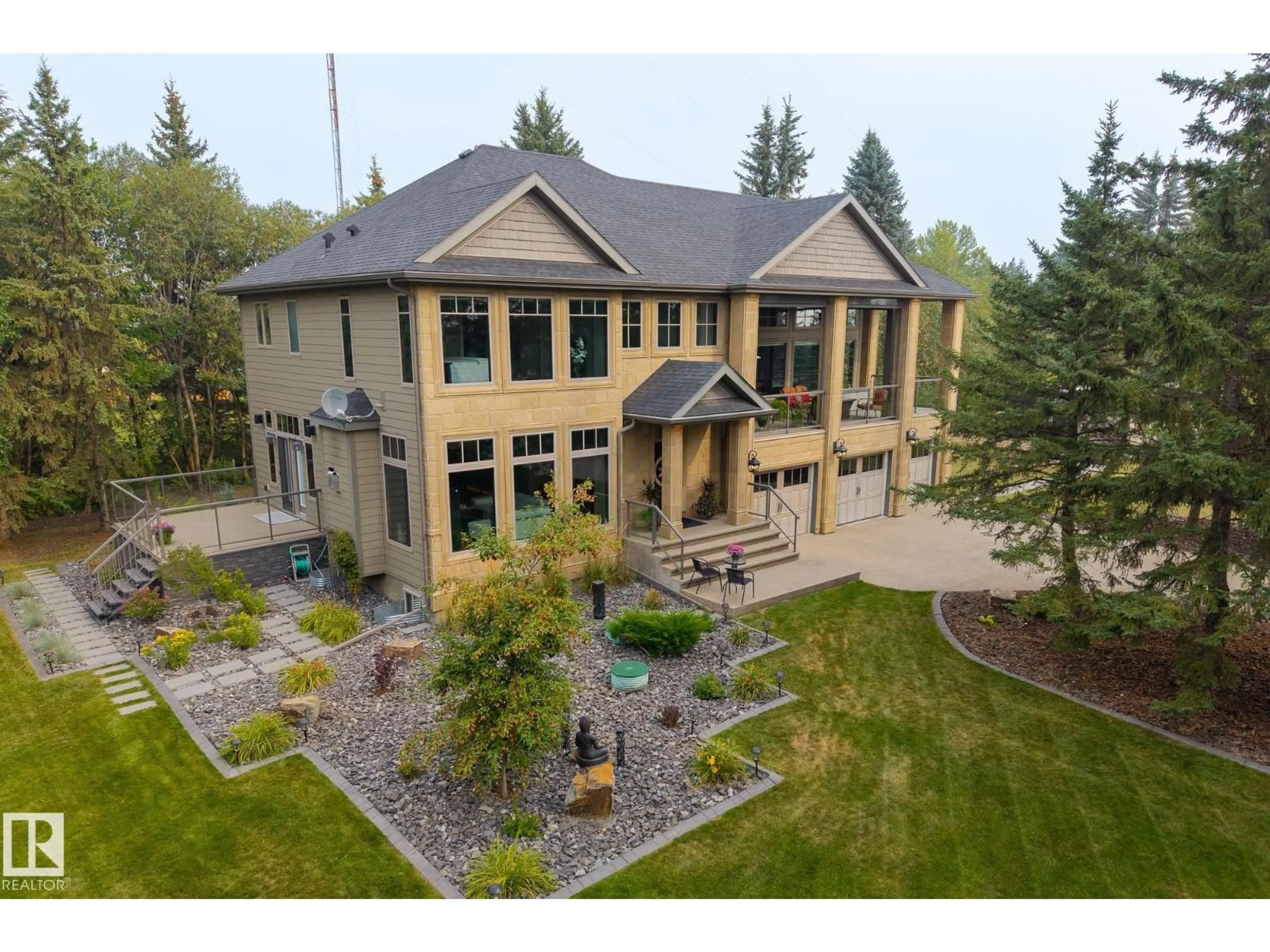 A pic from outside/outdoor area/front of a property/back of a property/a pic from drone, building for 26028 MEADOWVIEW DR, Rural Sturgeon County Alberta T8T0K8