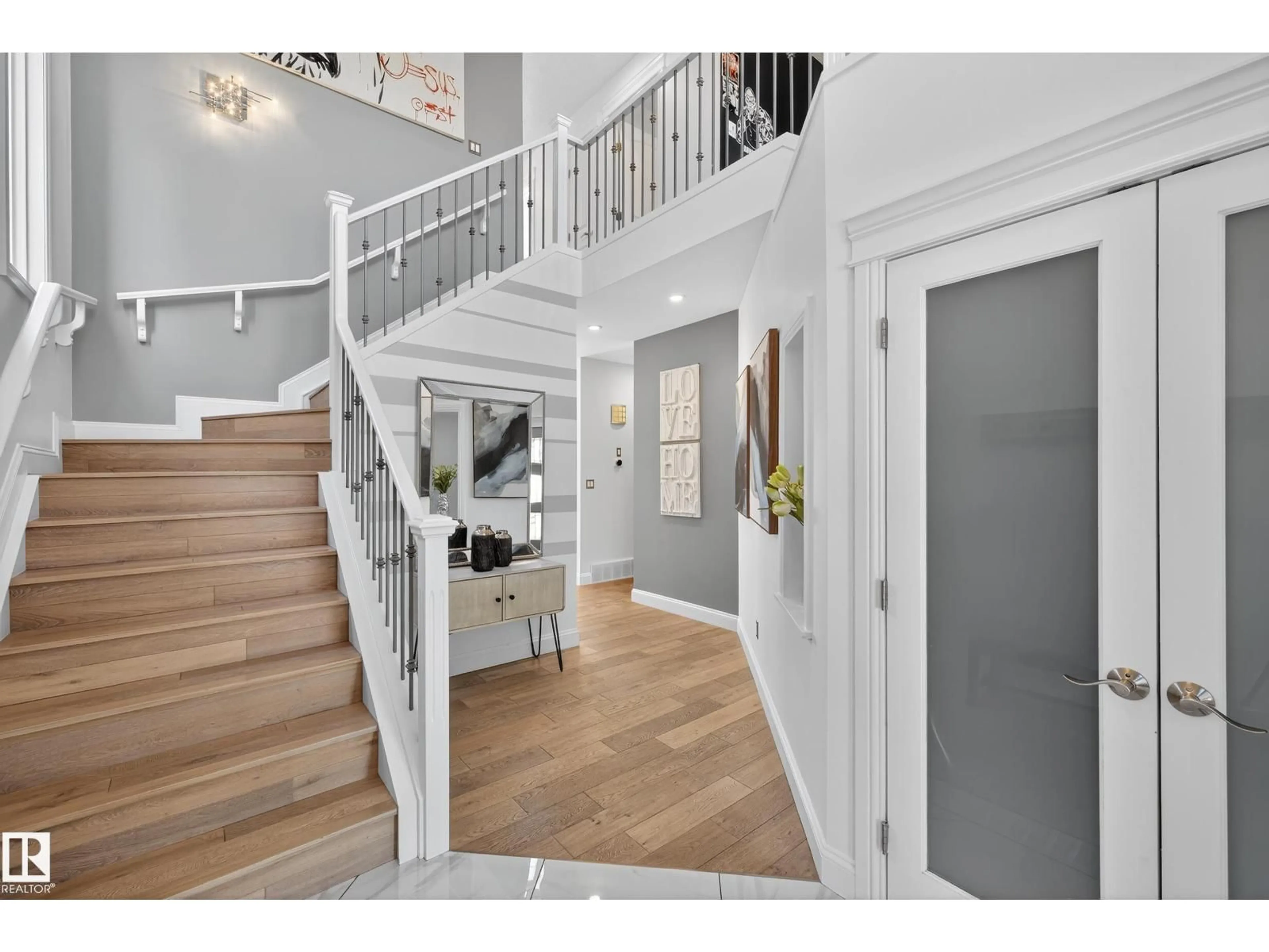 Indoor entryway for 6167 STINSON WY, Edmonton Alberta T6R0K3
