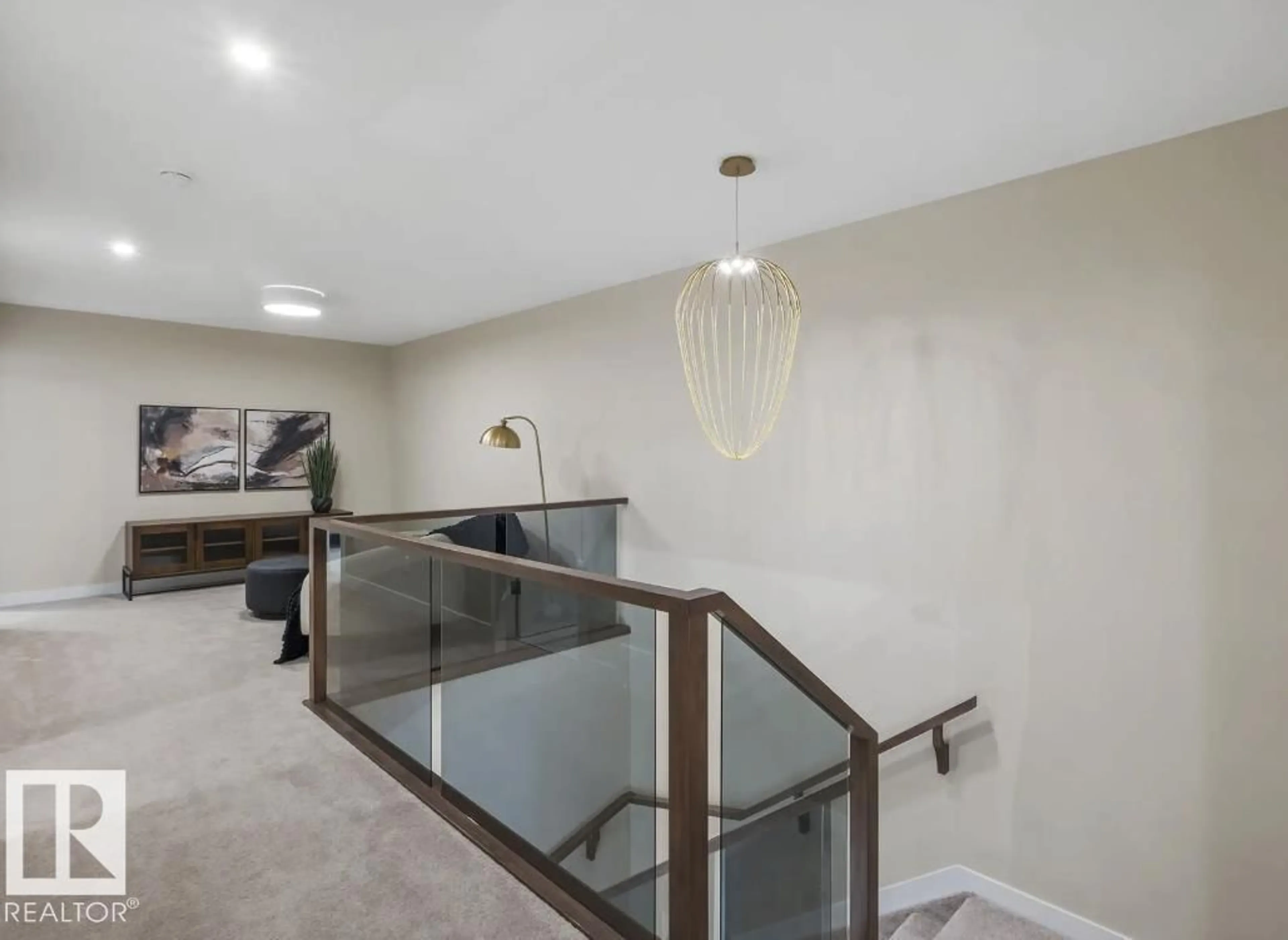 Indoor foyer for 147 CATRIA PT, Sherwood Park Alberta T8H3B1