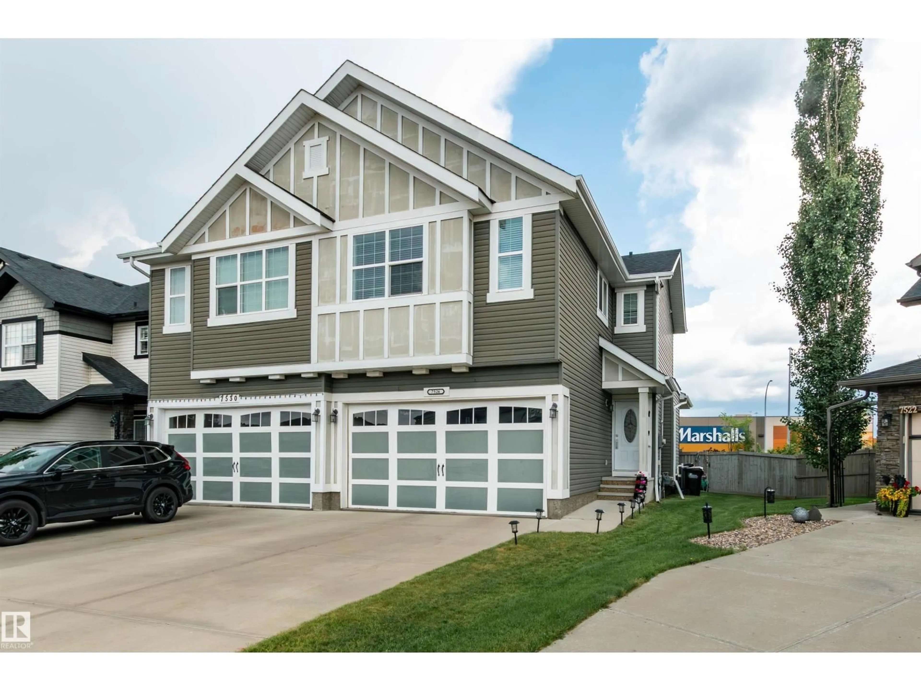 Home with vinyl exterior material, street for 7526 ELLESMERE WY, Sherwood Park Alberta T8H0P6