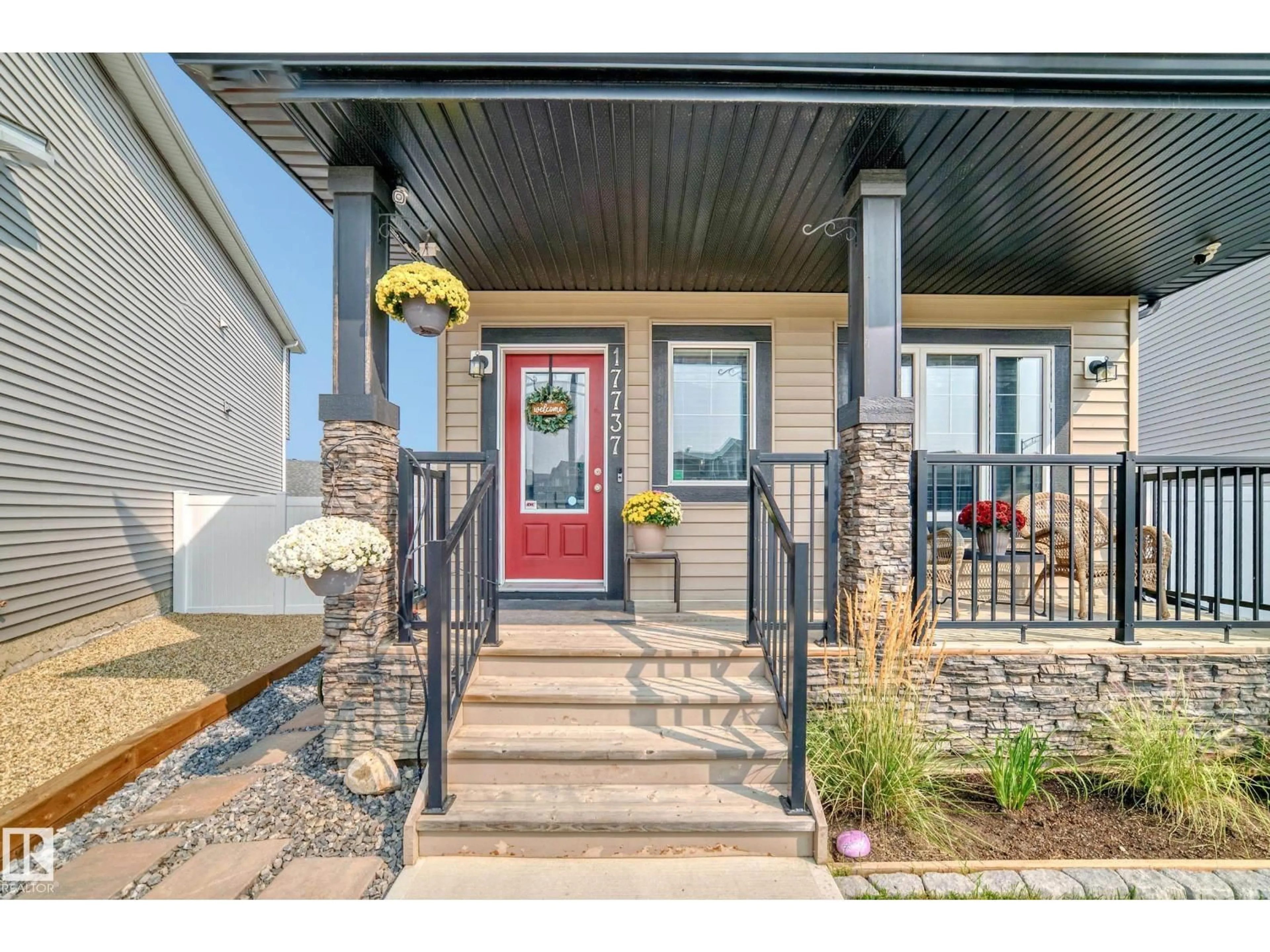 Indoor entryway for NW - 17737 64A ST, Edmonton Alberta T5Y3X4